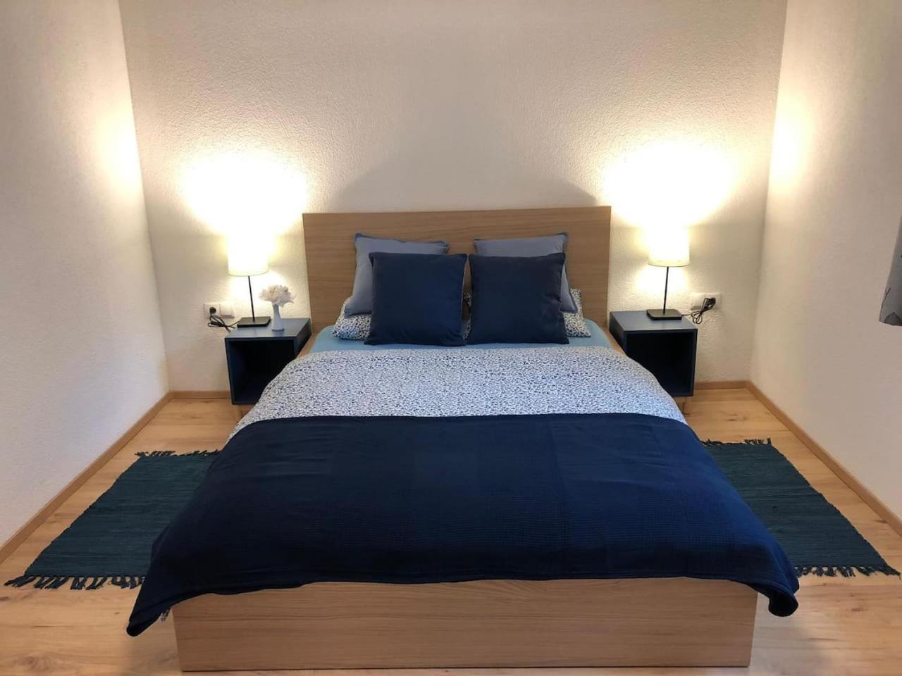 One-Bedroom Apartment photo 1