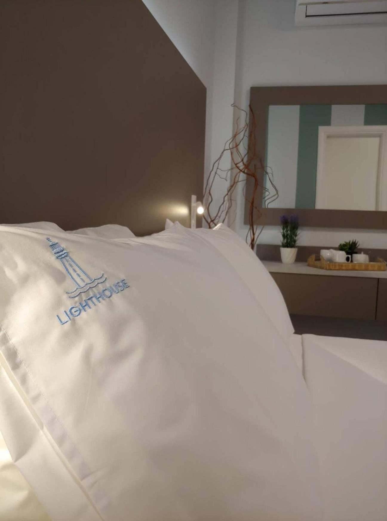 Standard Double Room - Photo 17