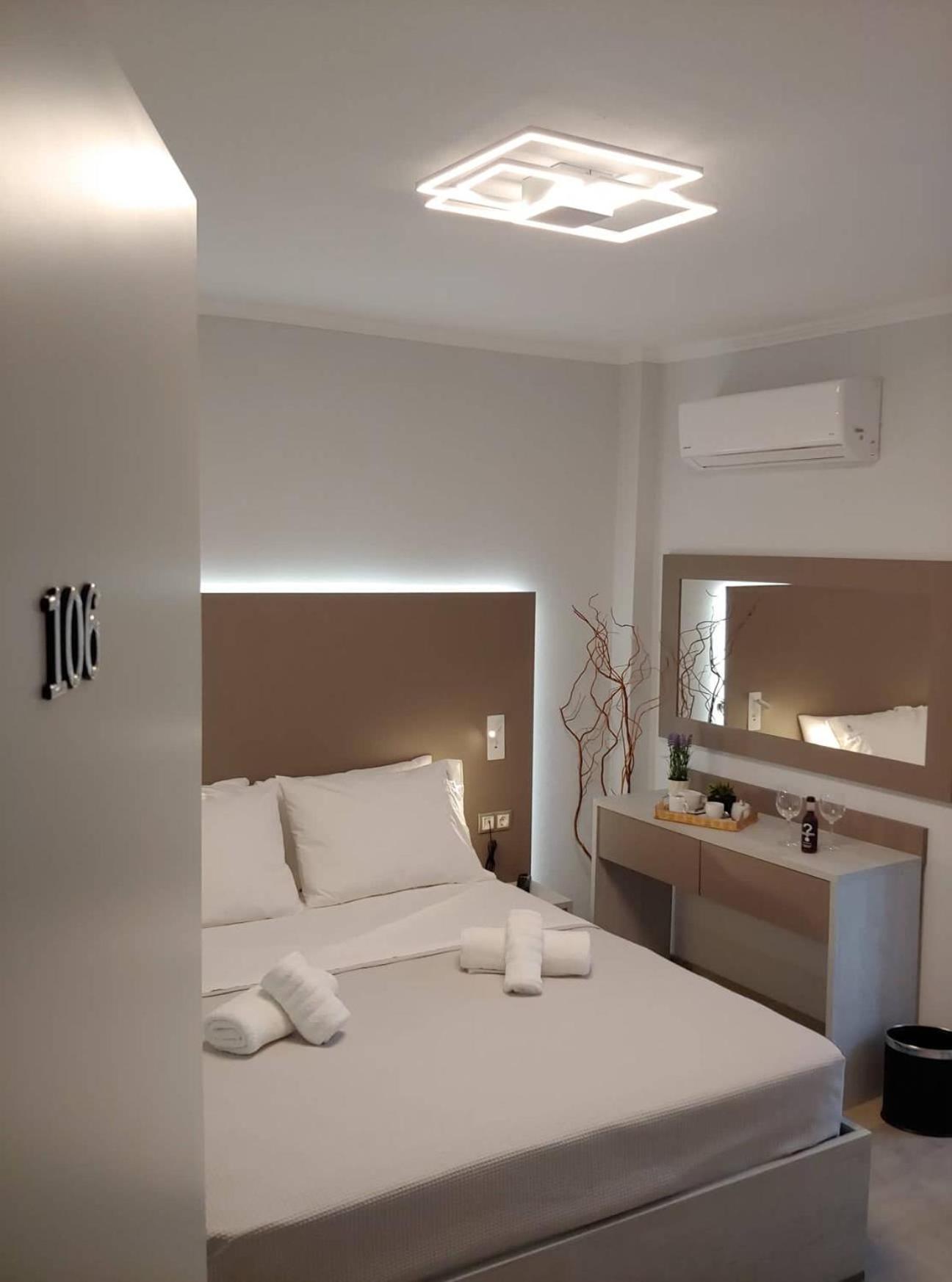 Standard Double Room - Photo 19