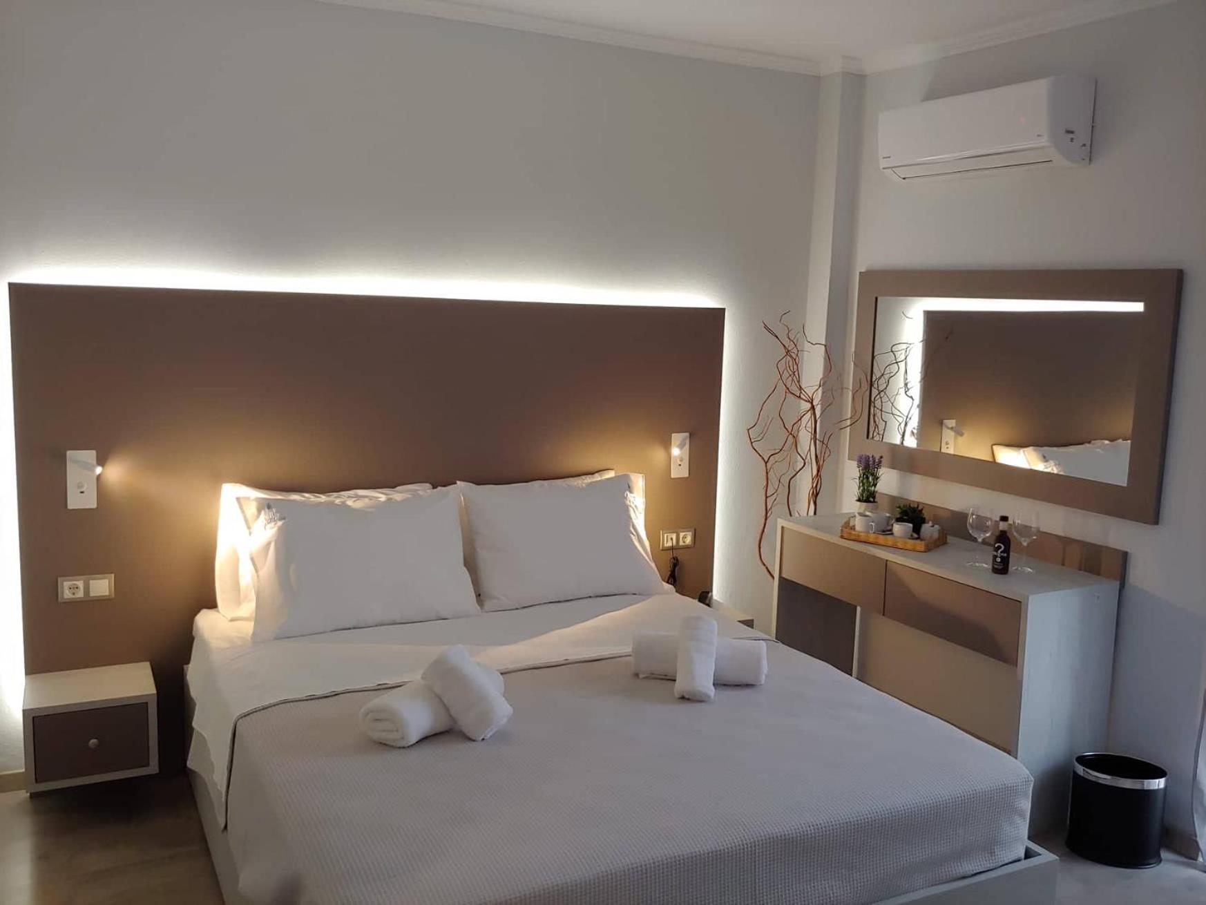 Standard Double Room - Photo 18