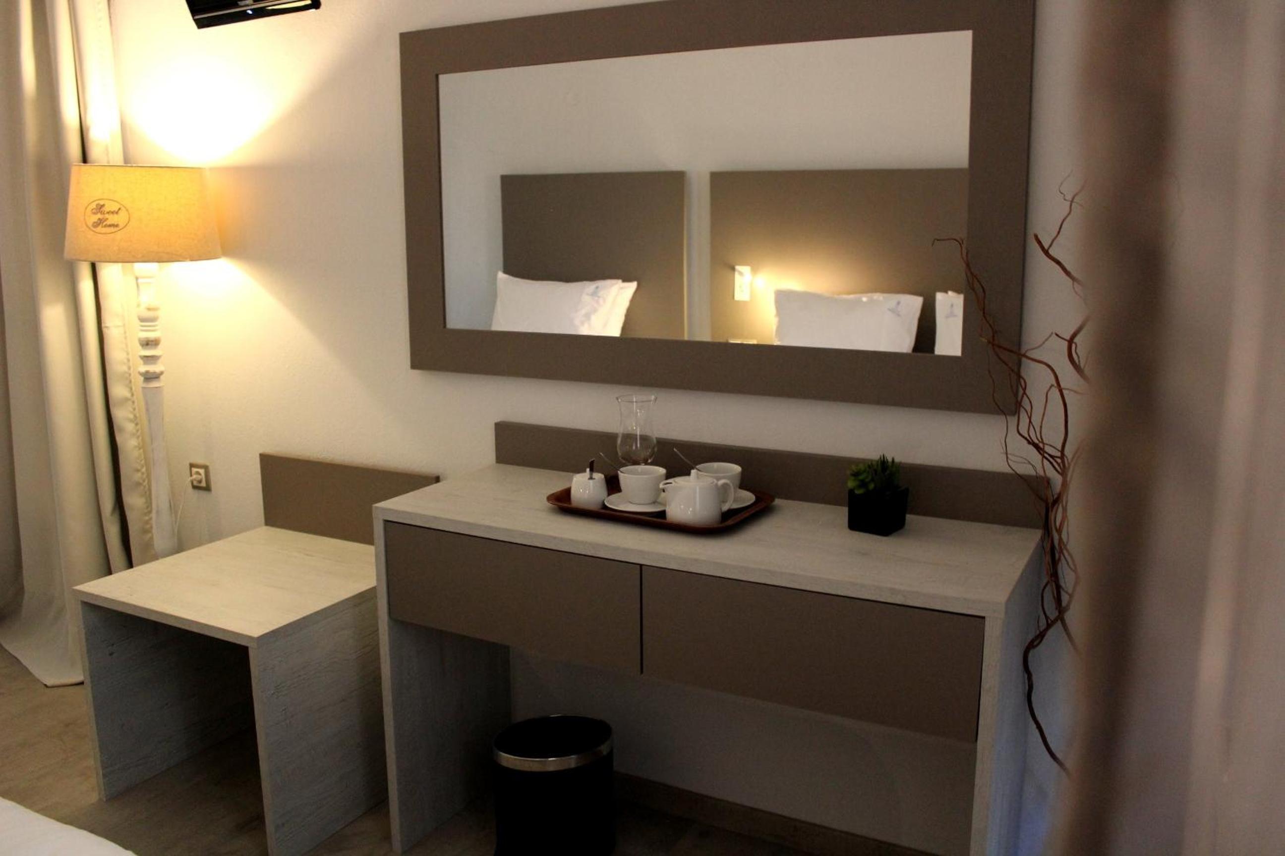 Standard Double Room - Photo 4