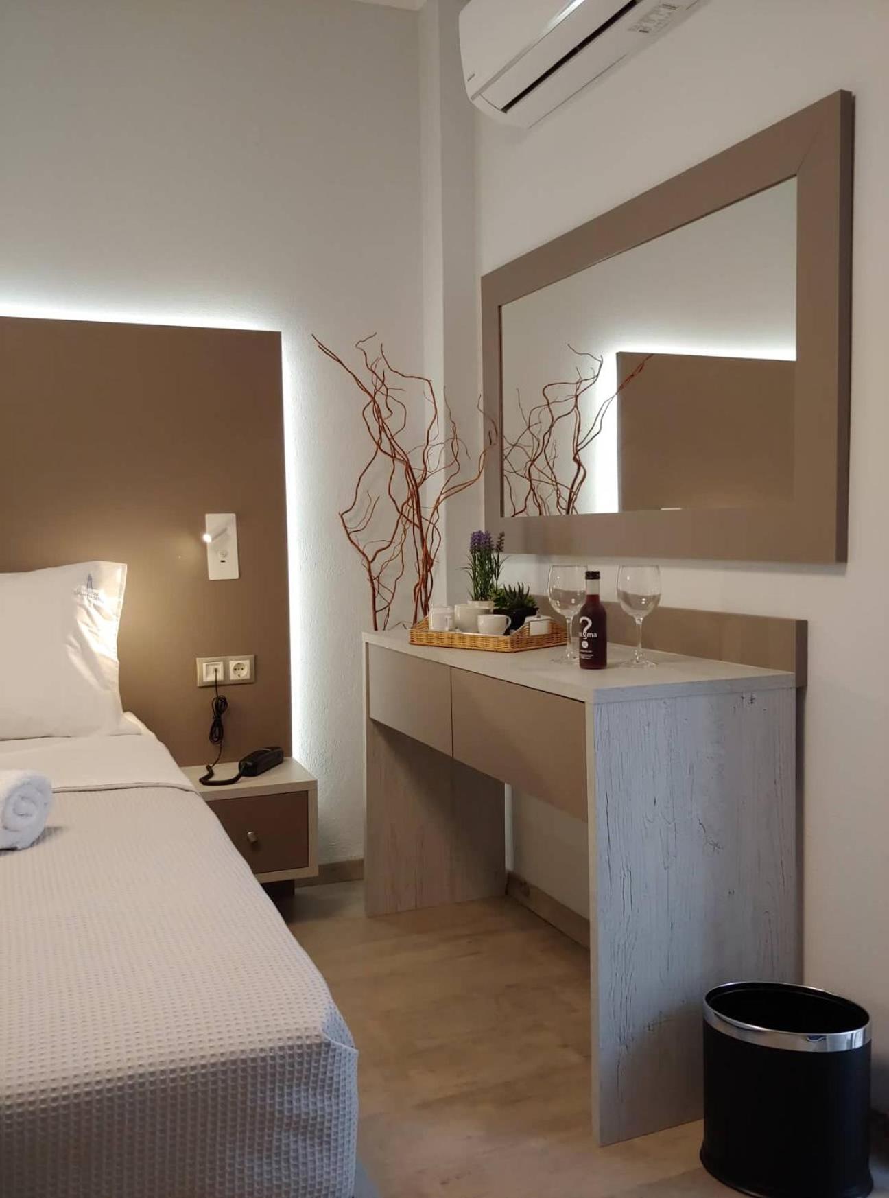 Standard Double Room - Photo 5