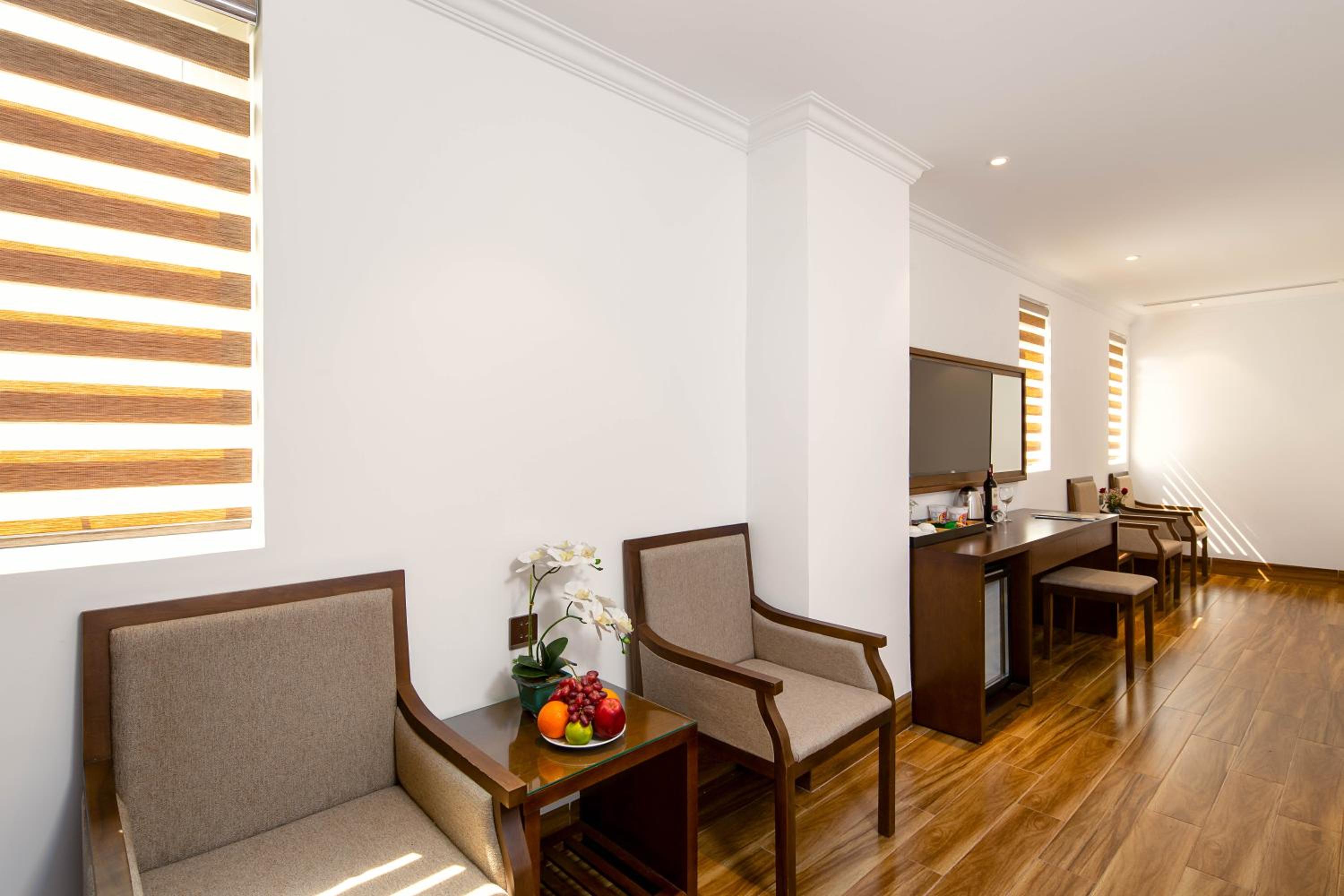 Deluxe Family Room - Photo 1