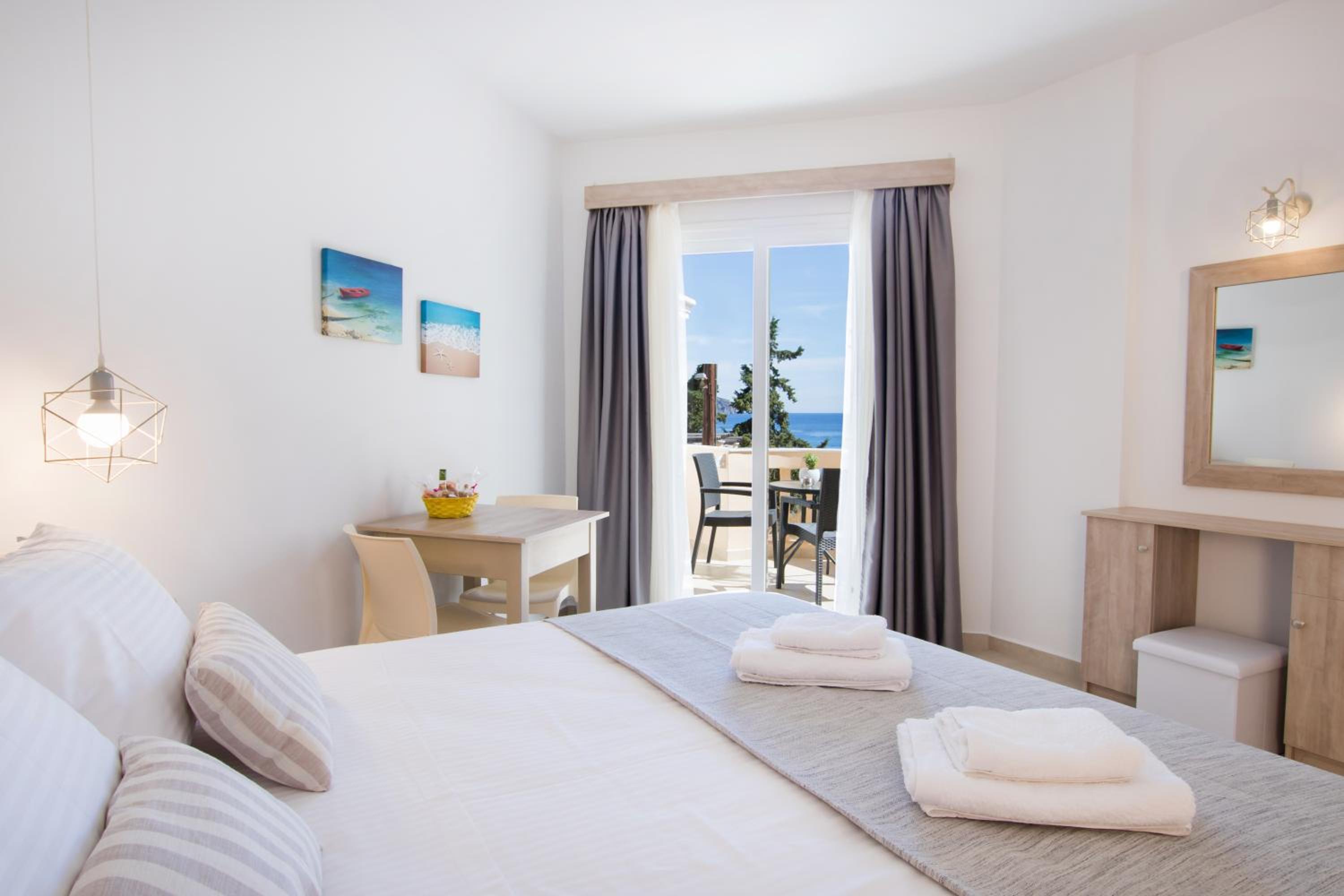 Studio with Sea View