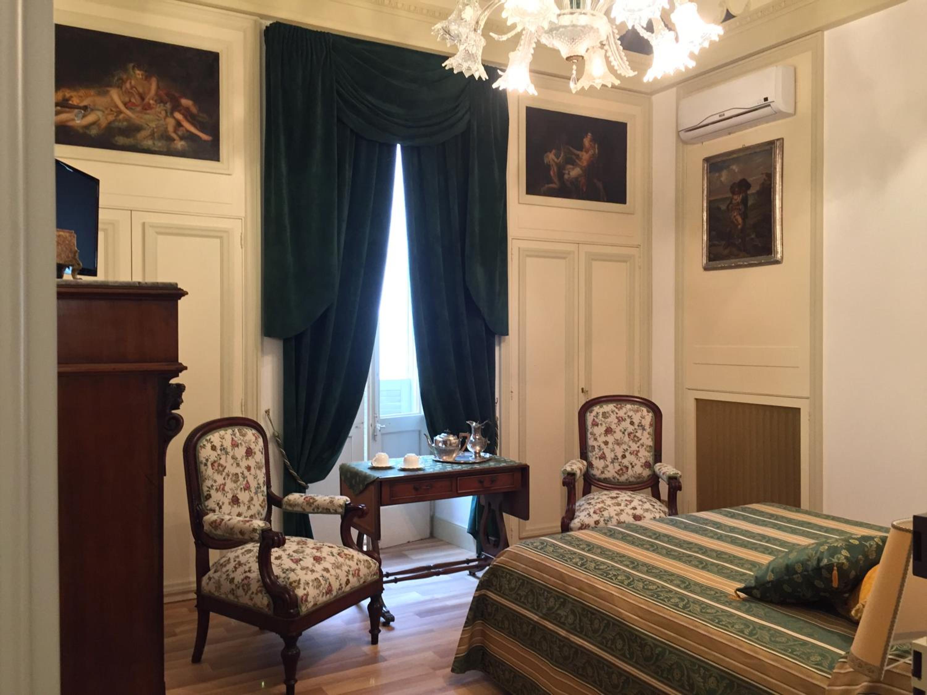 Double Room With Private External Bathroom photo 3