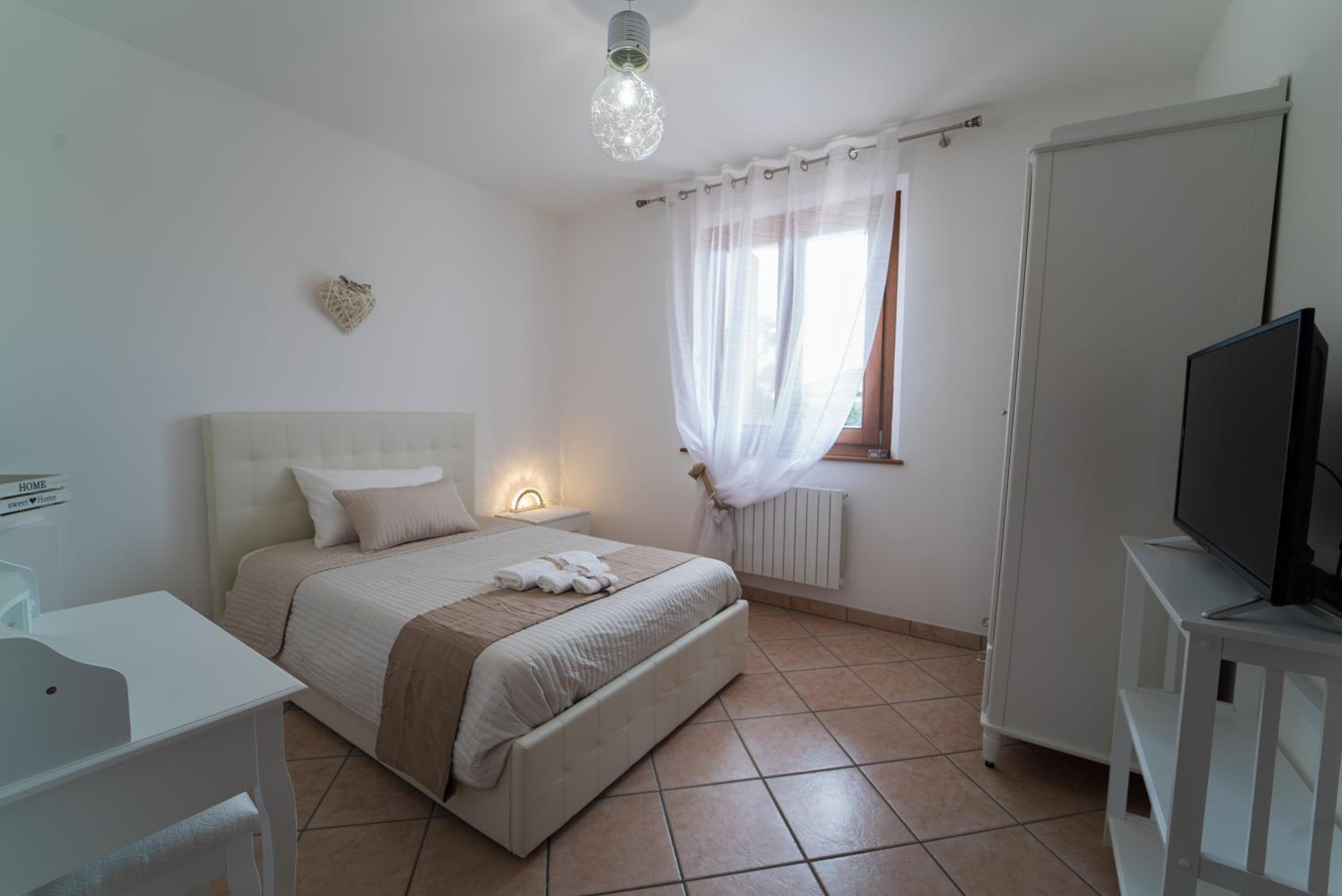Single Room with Private External Bathroom