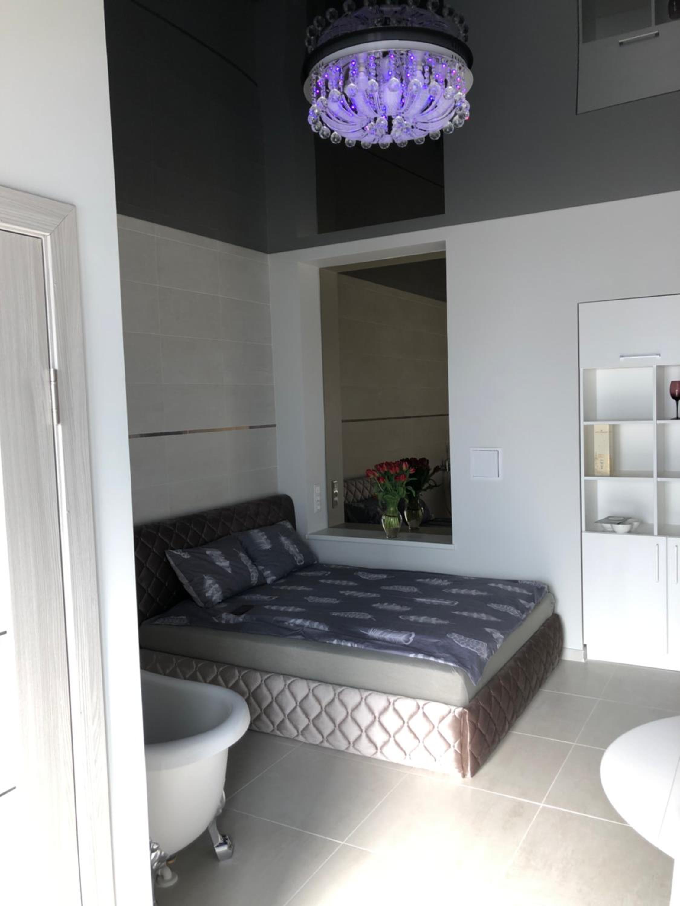 One-Bedroom Apartment - Photo 4