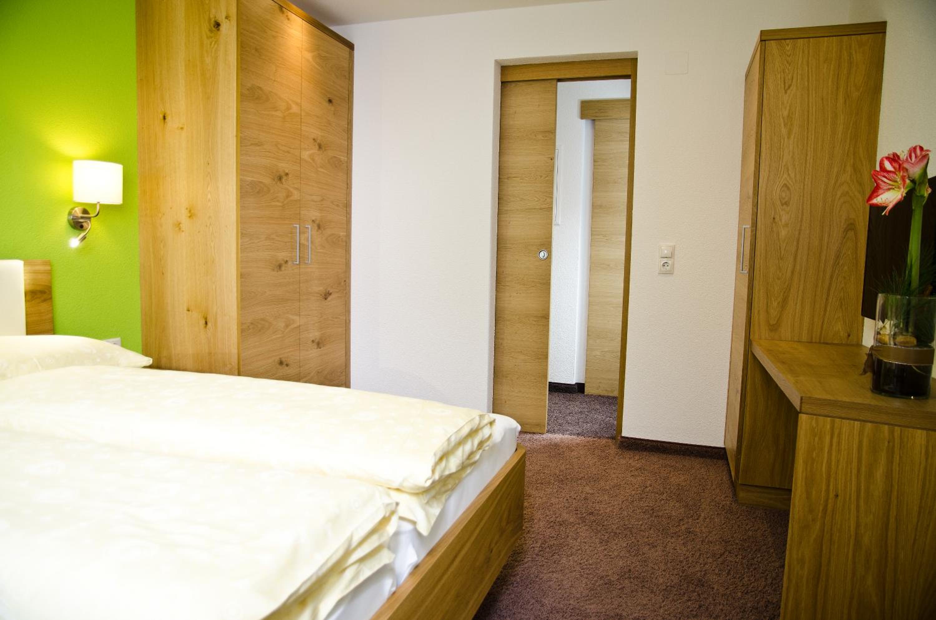 Two-Bedroom Apartment with Balcony photo 2