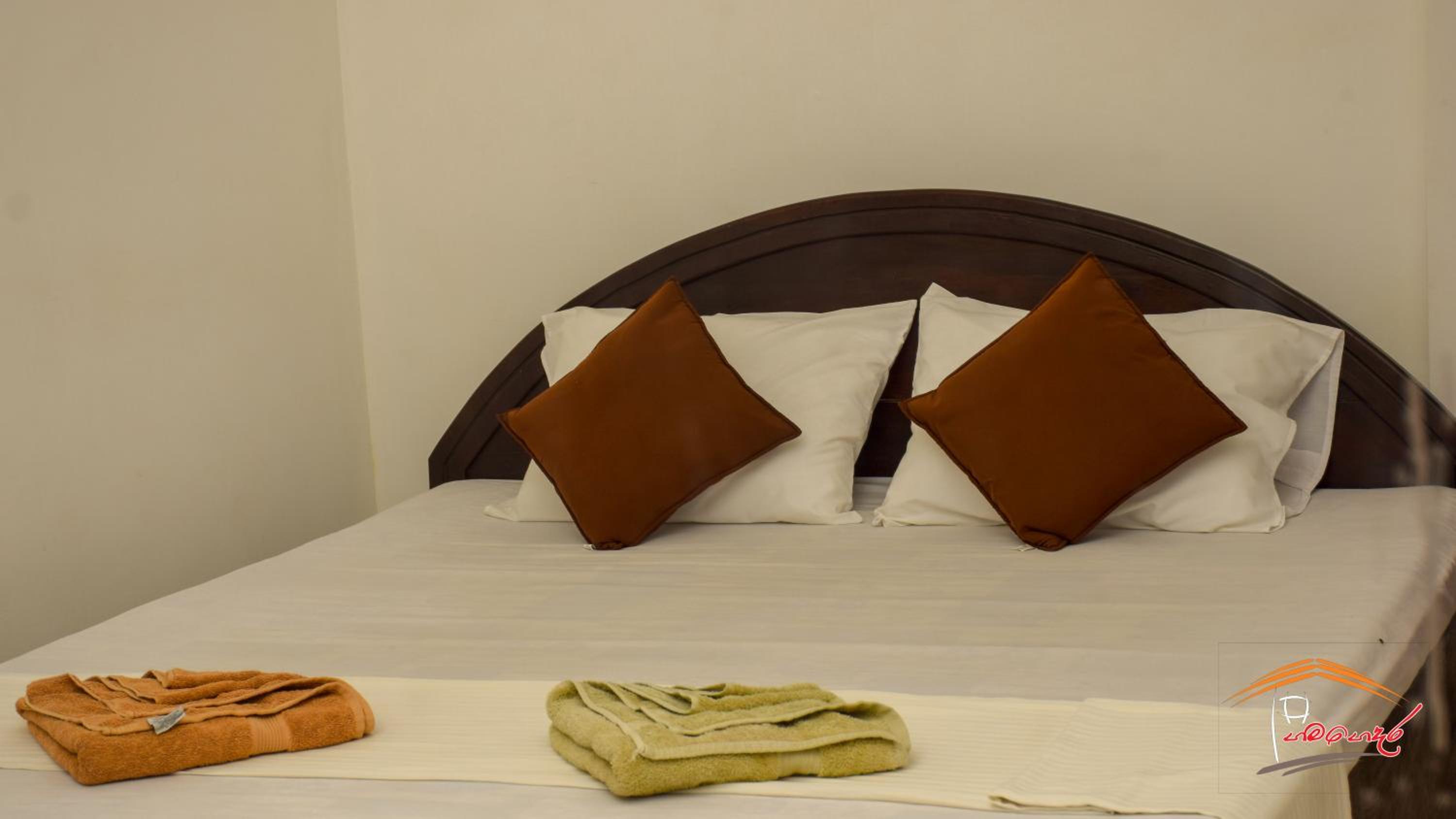 Budget Double Room photo 3