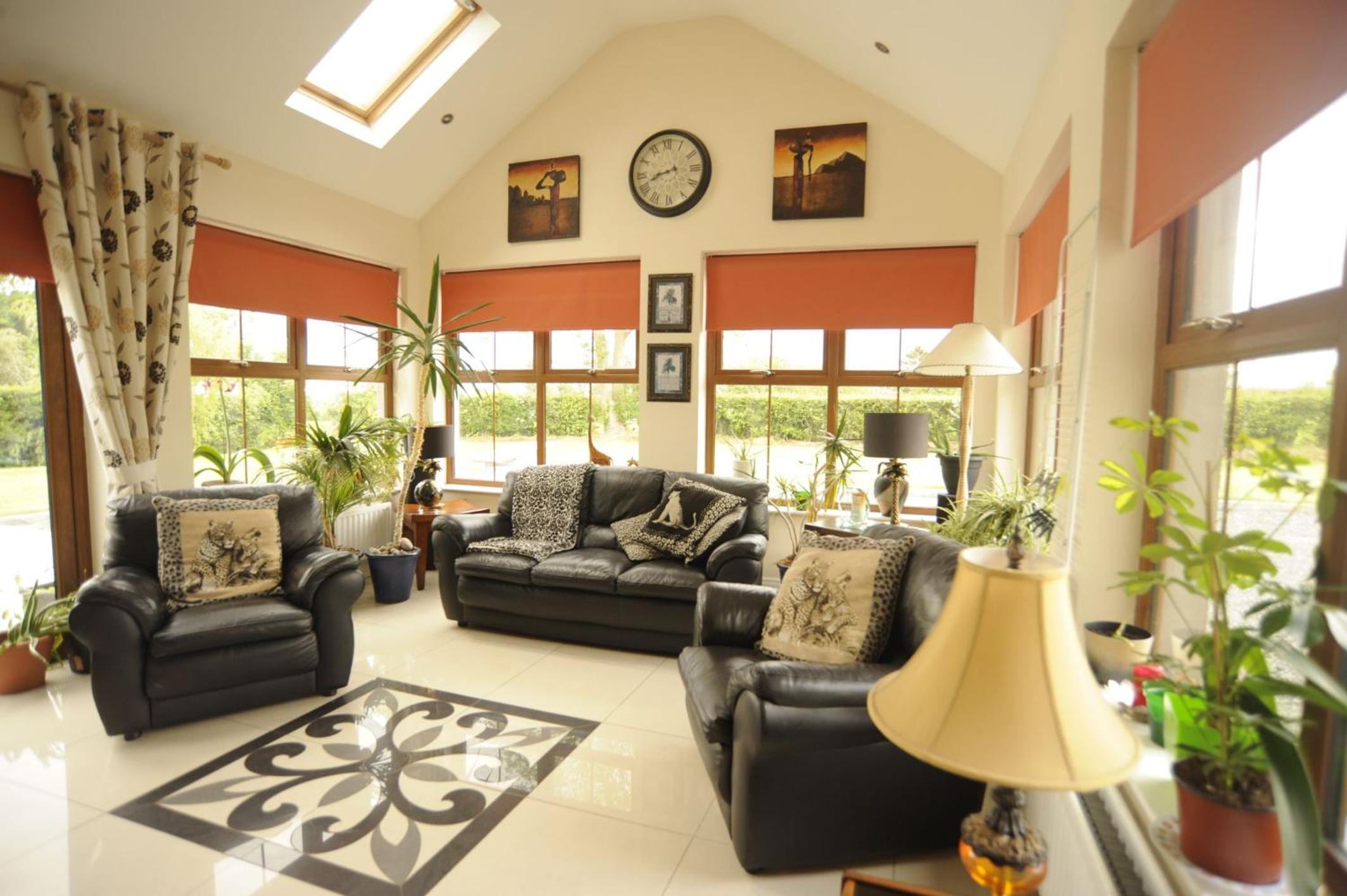 Four-Bedroom House photo 3