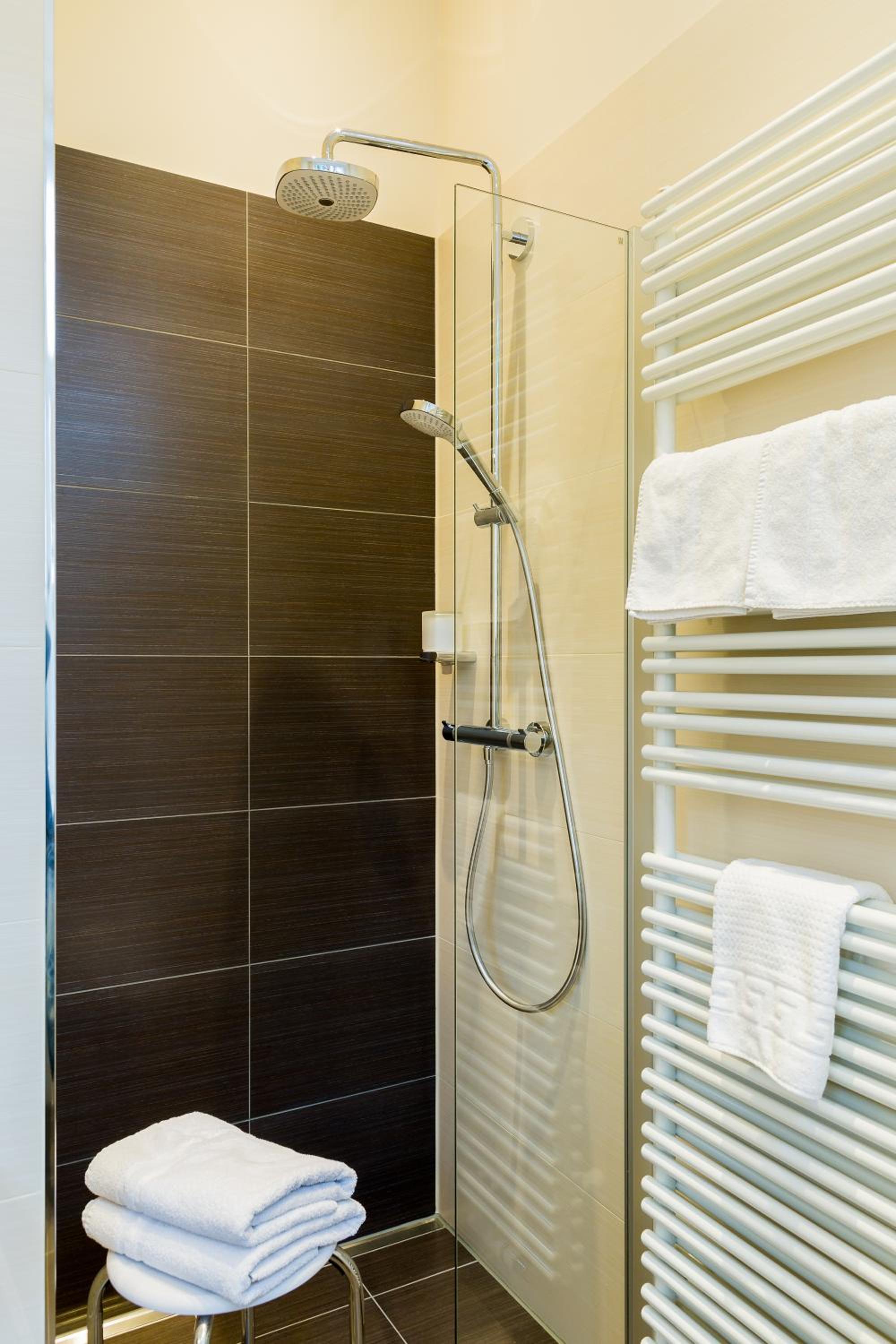 Deluxe Double Room - Photo 17