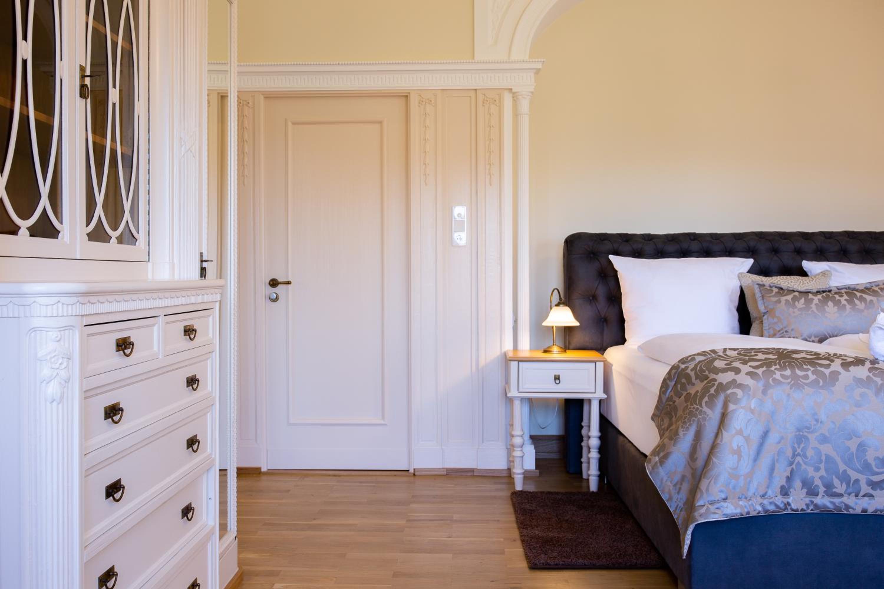 Deluxe Double Room - Photo 29