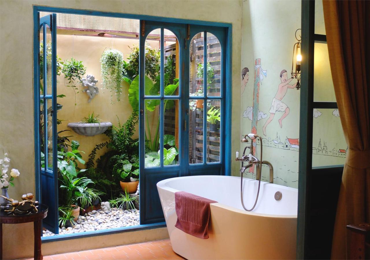 Suite with Garden Terrace thumbnail 5