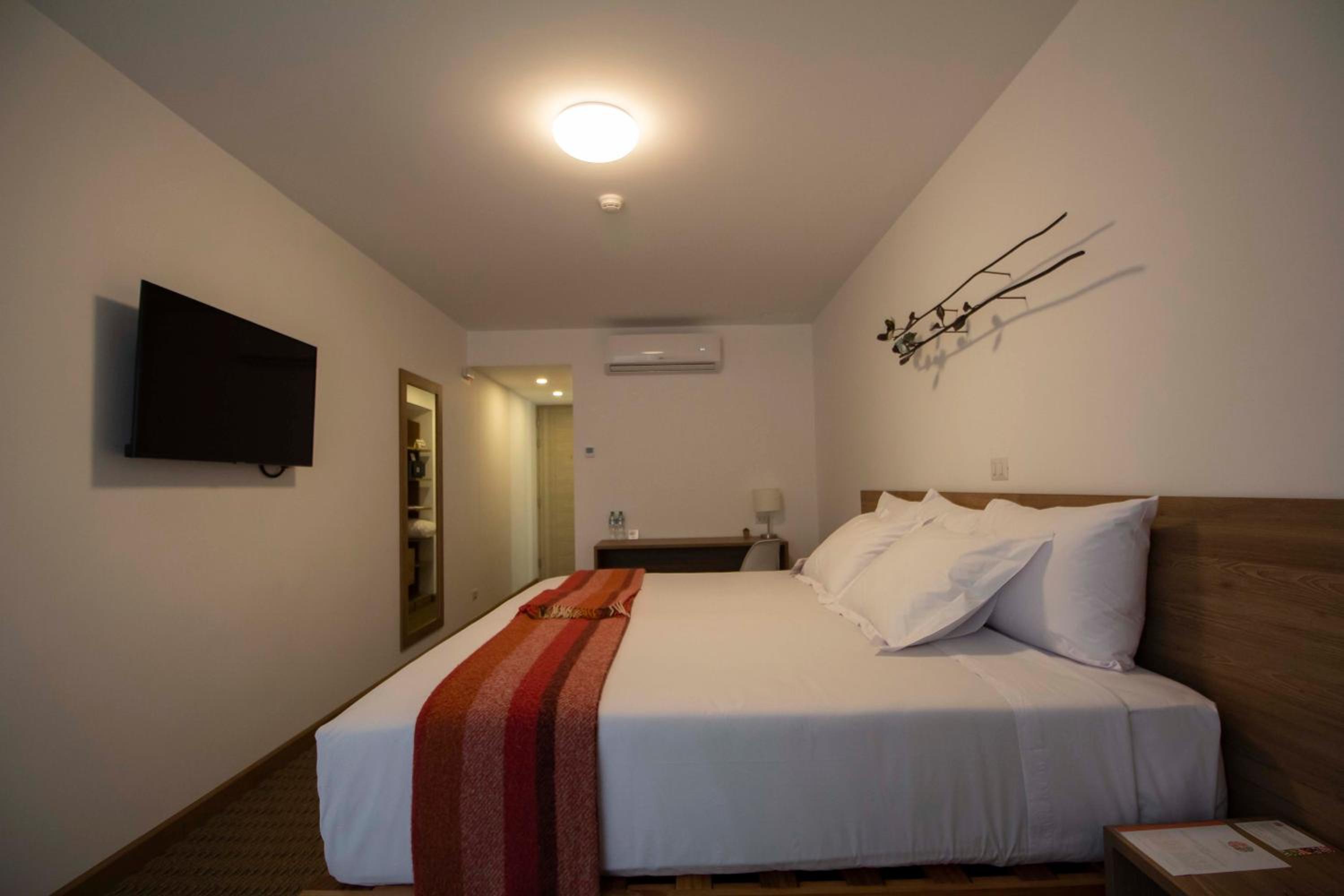 Standard Double or Twin Room - Photo 5