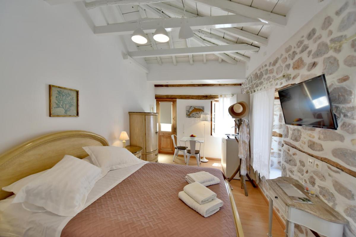Studio Apartment photo 2