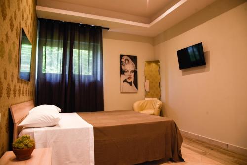 Deluxe Suite with Spa Bath photo 1