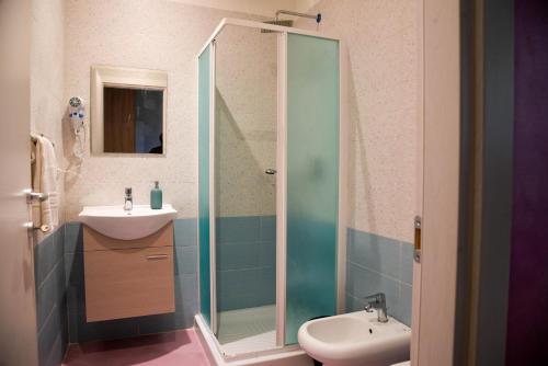 Deluxe Suite with Spa Bath photo 2