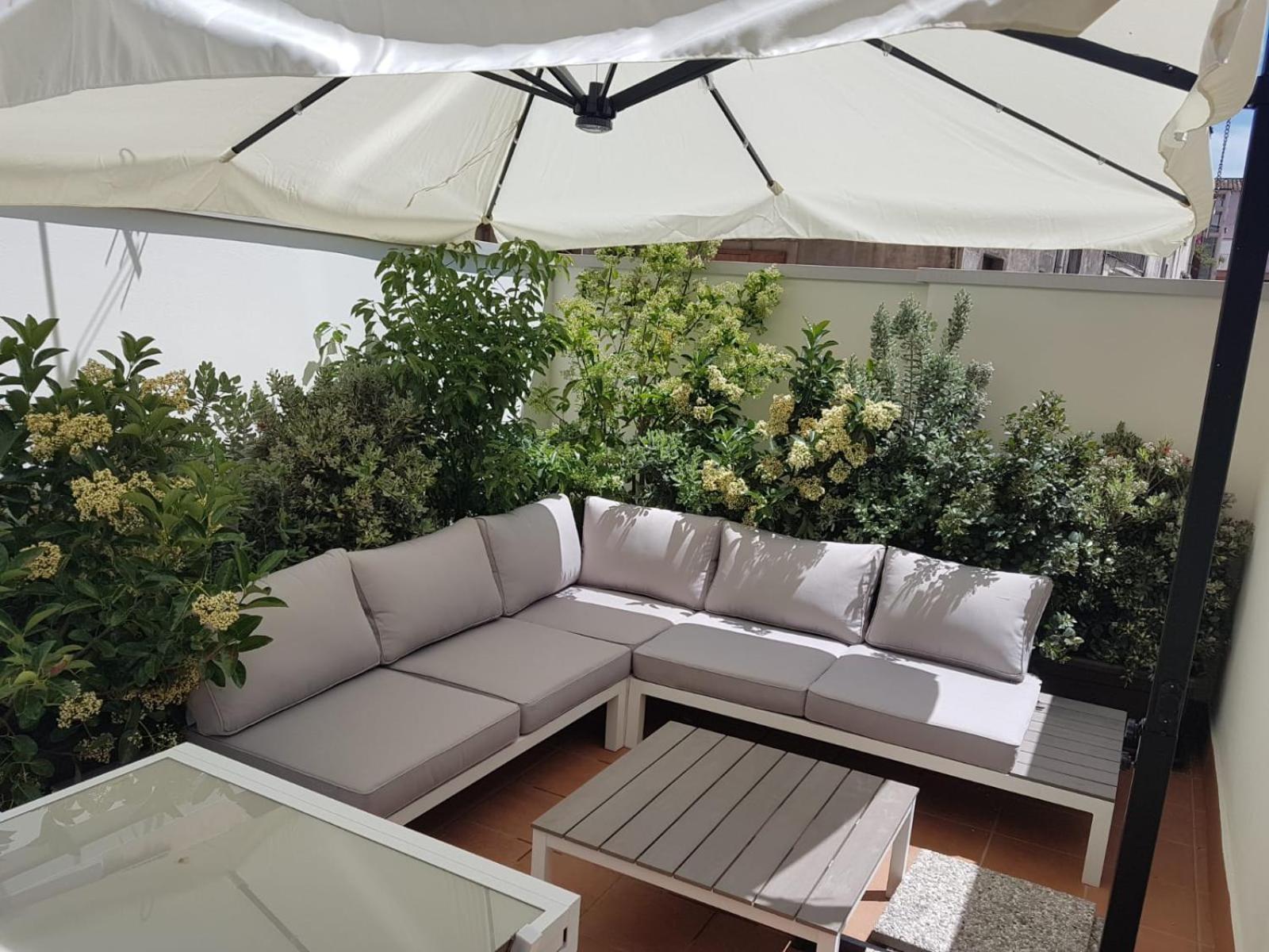 Apartment with Terrace - Photo 4
