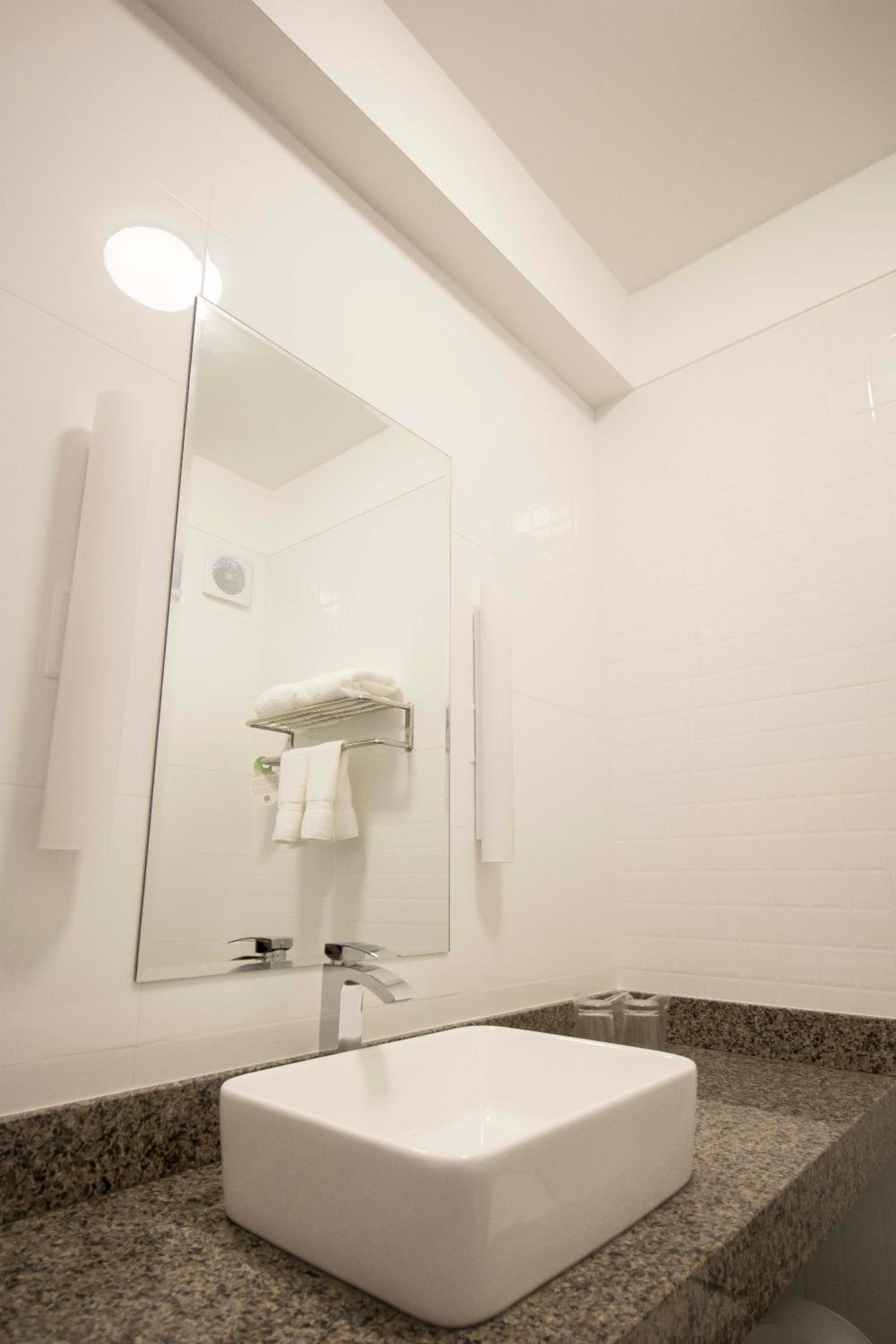 Standard Double or Twin Room - Photo 3