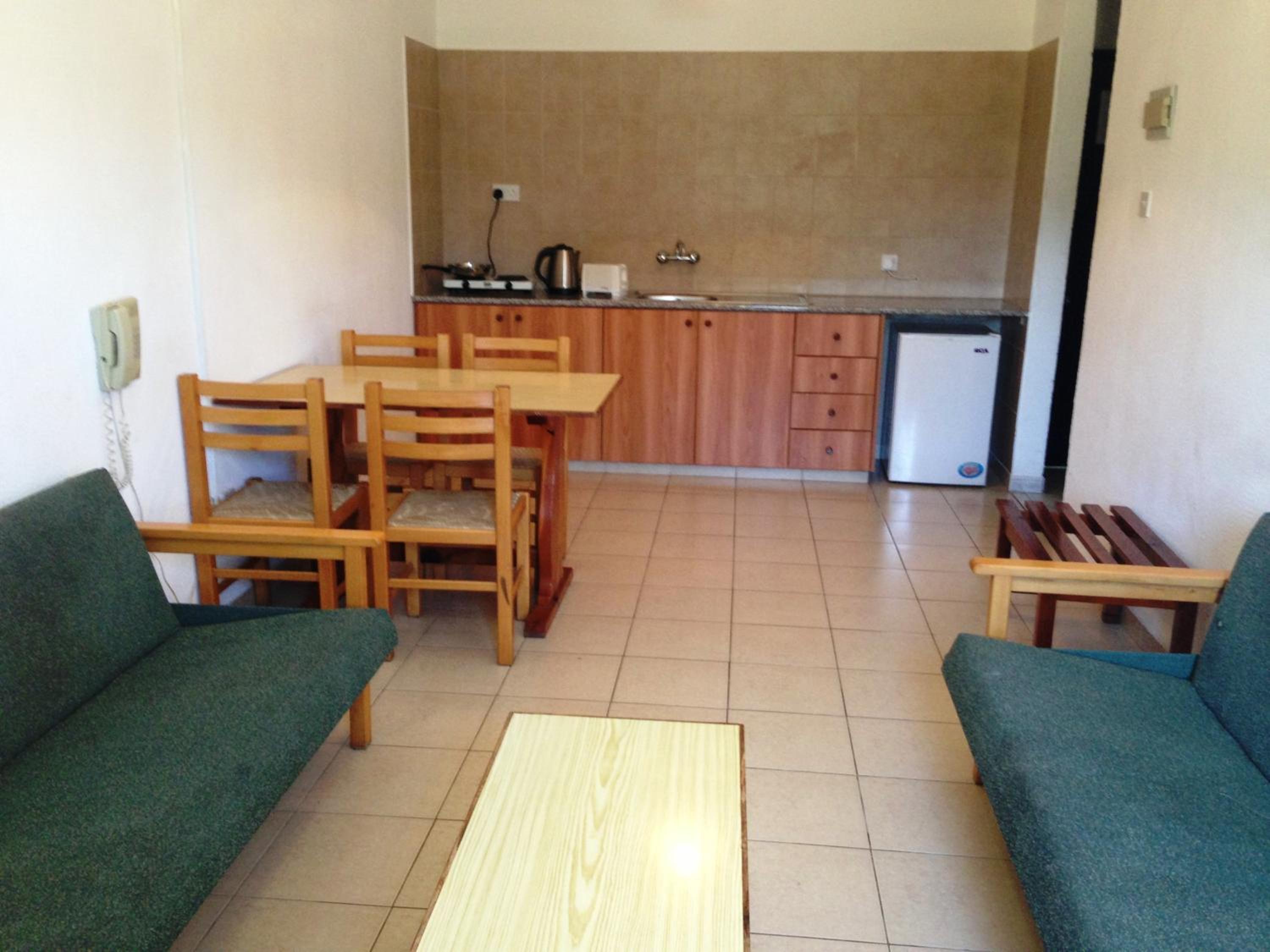 One-Bedroom Apartment - Photo 7