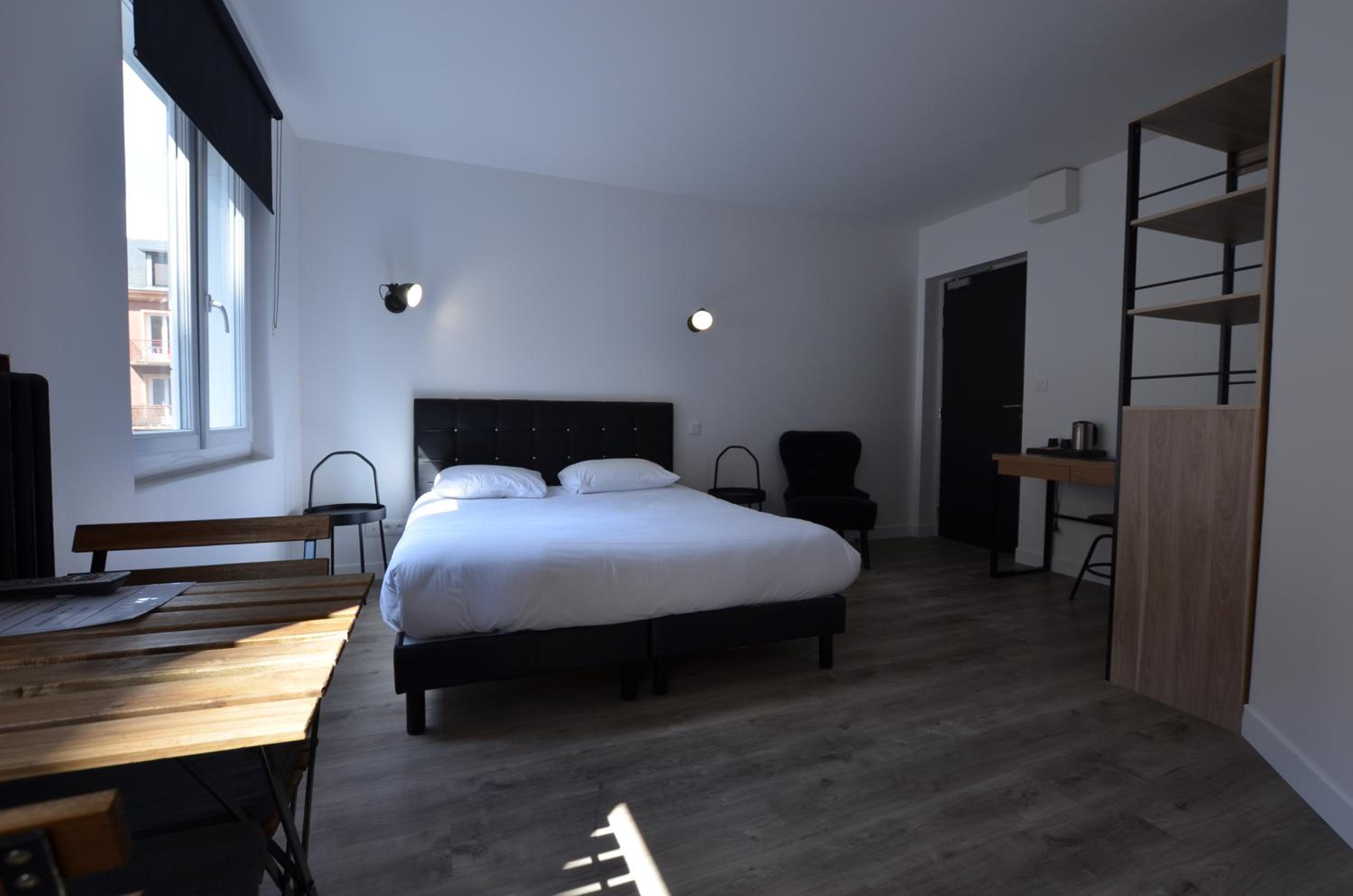 Double or Twin Room - Photo 9