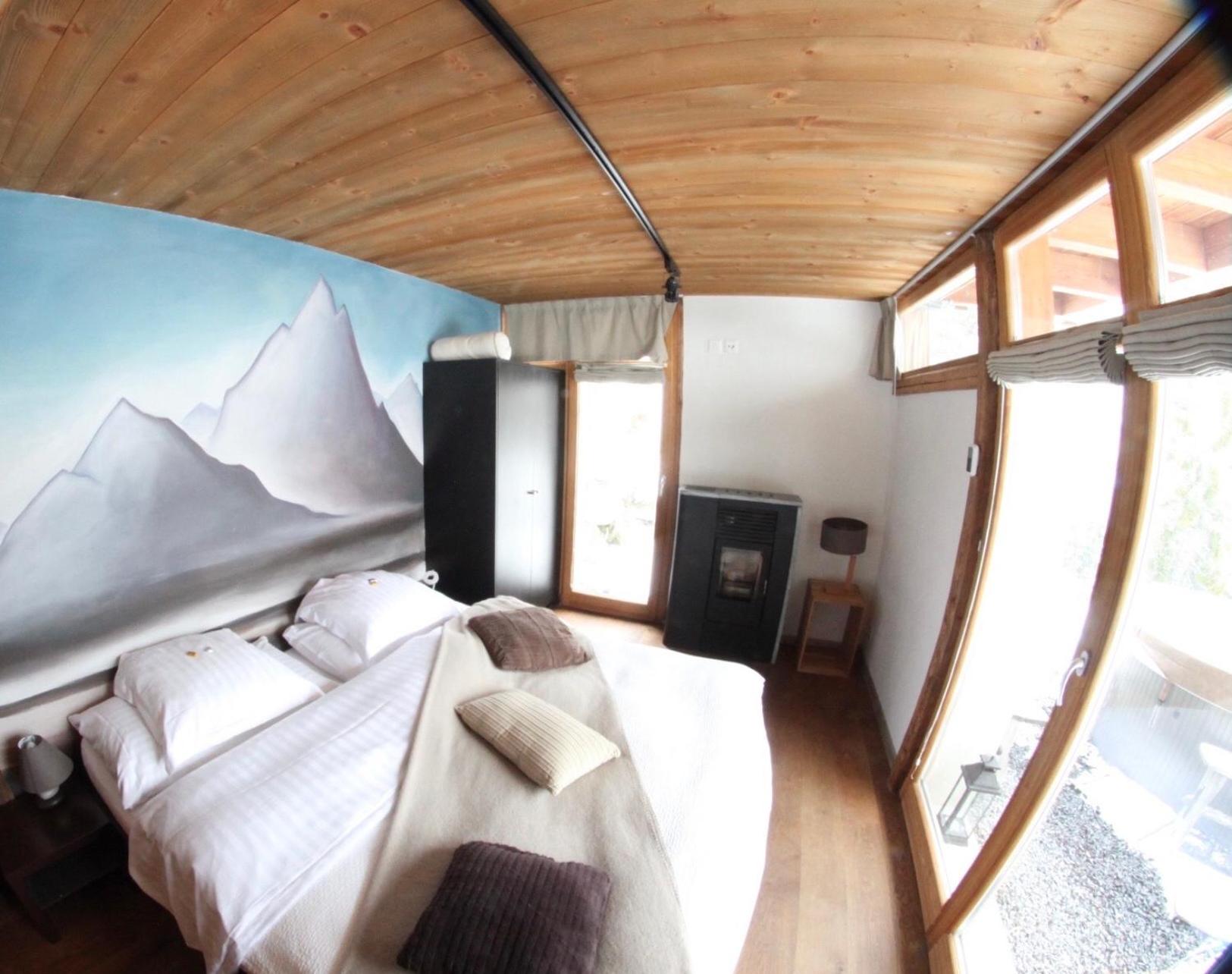 Superior Chalet 3 photo 2