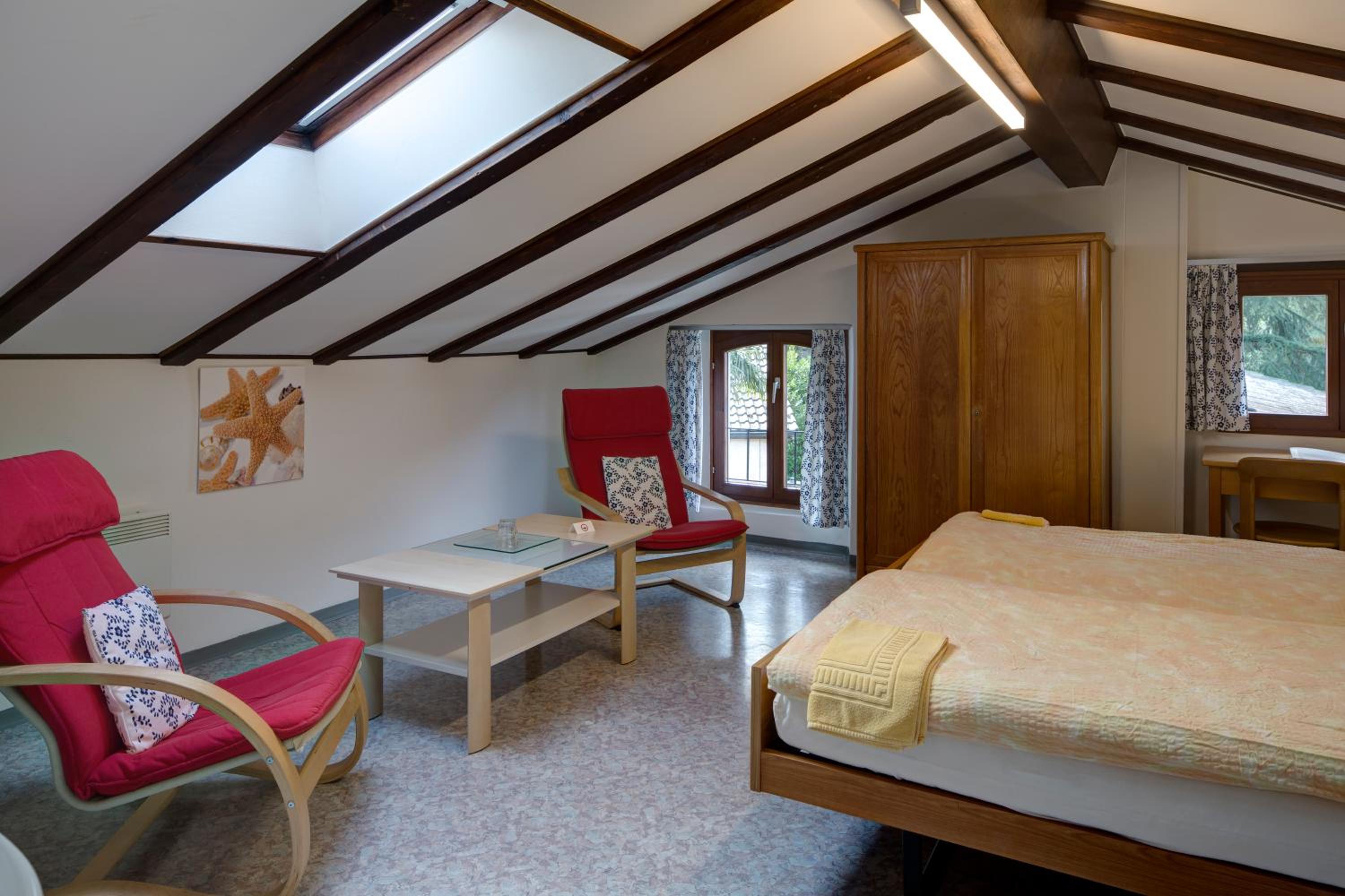 Deluxe Double Room with Private Bathroom photo 3