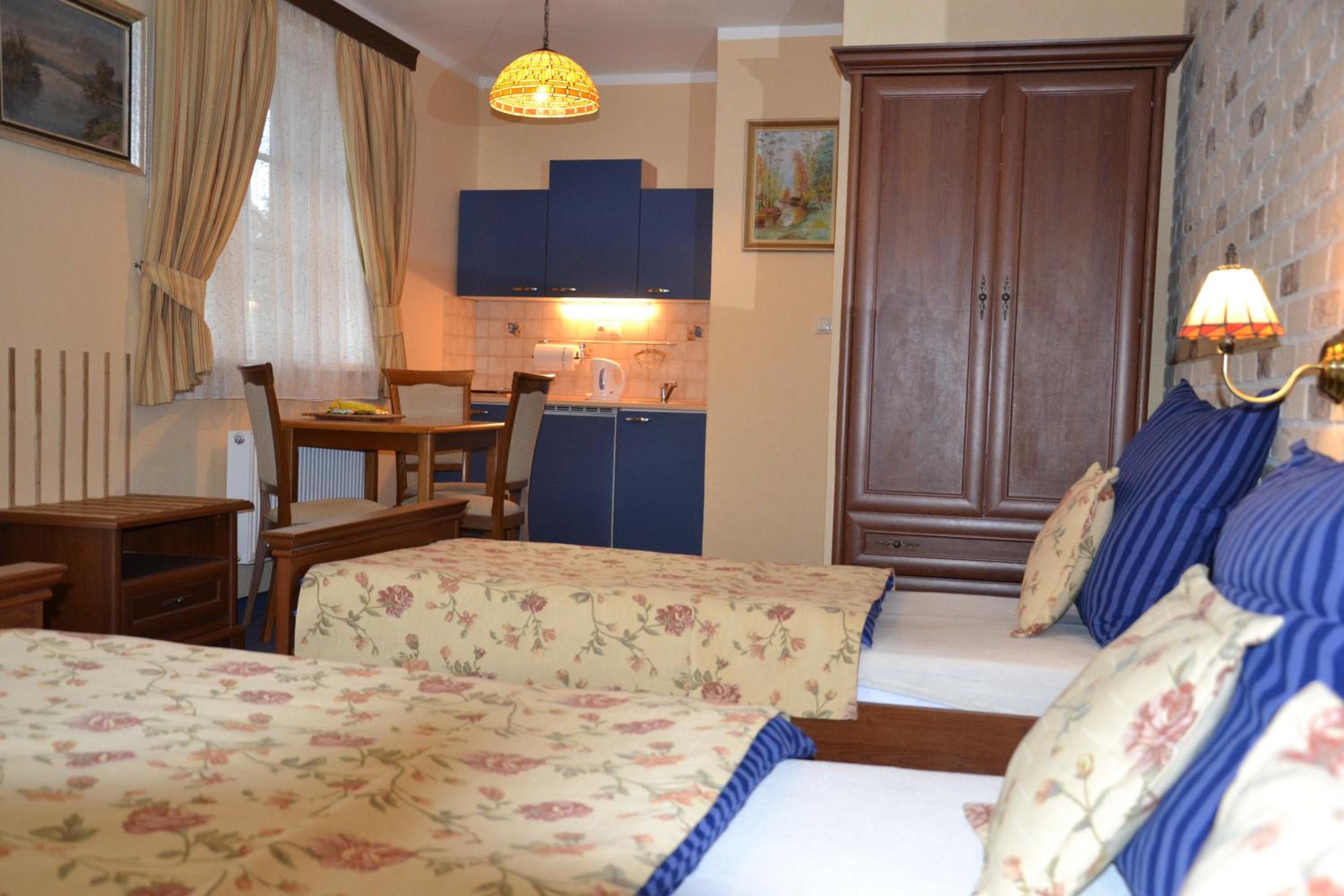 Triple Room with Private Bathroom photo 3