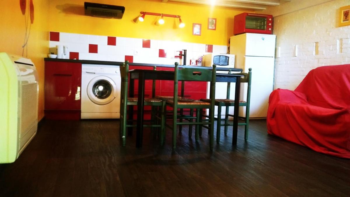 One-Bedroom House photo 1