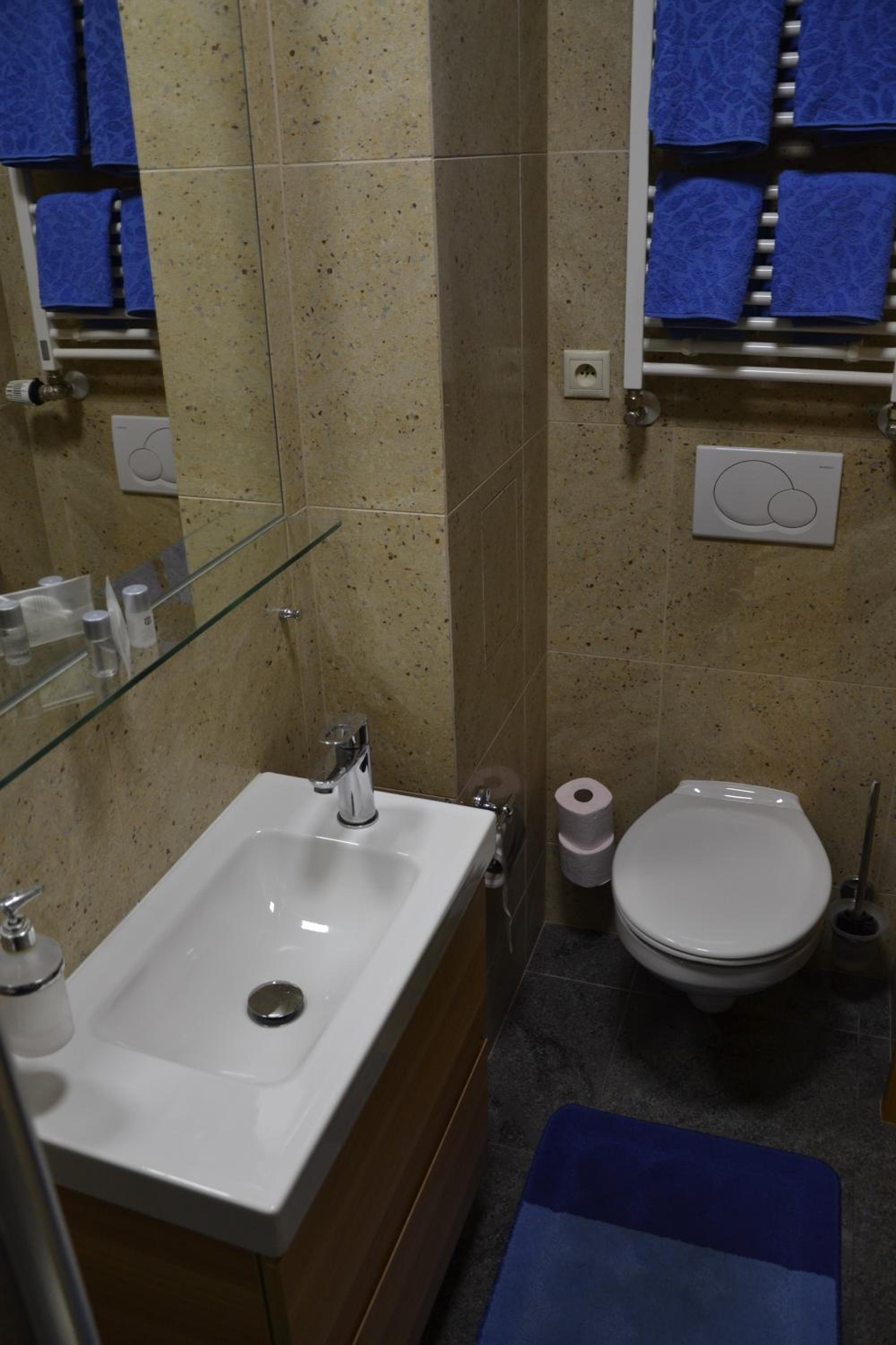 Double Room with Private Bathroom photo 3