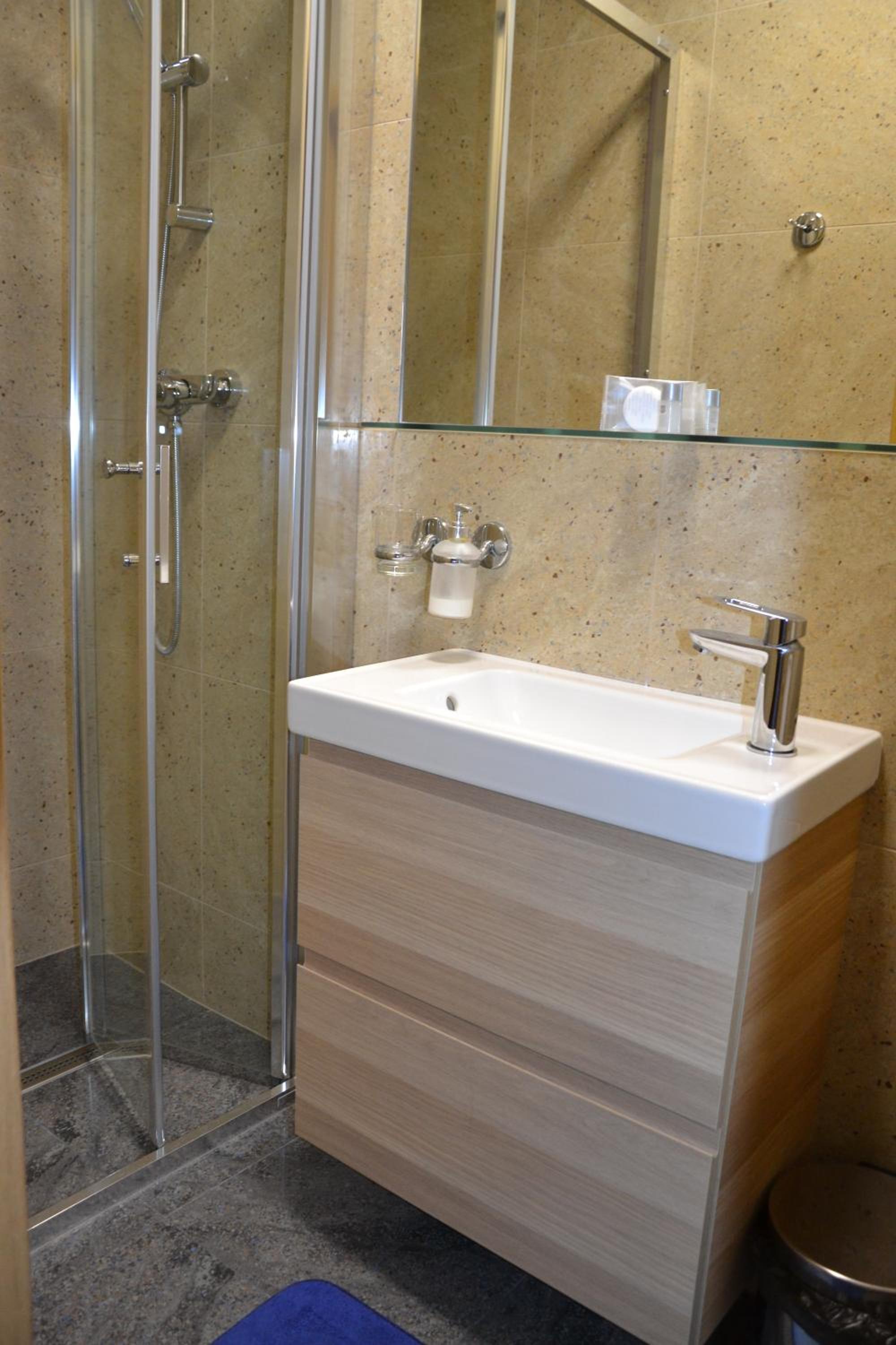 Triple Room with Private Bathroom photo 2