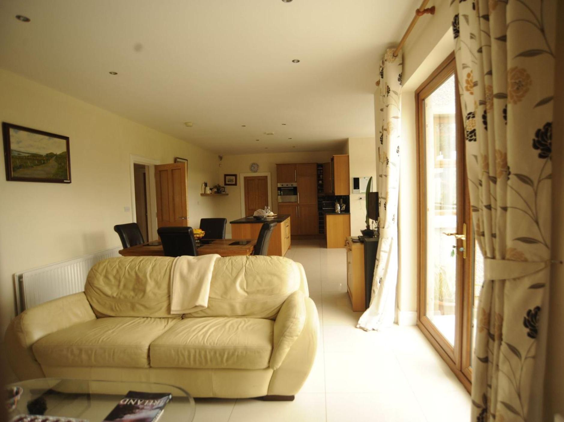 Four-Bedroom House photo 1