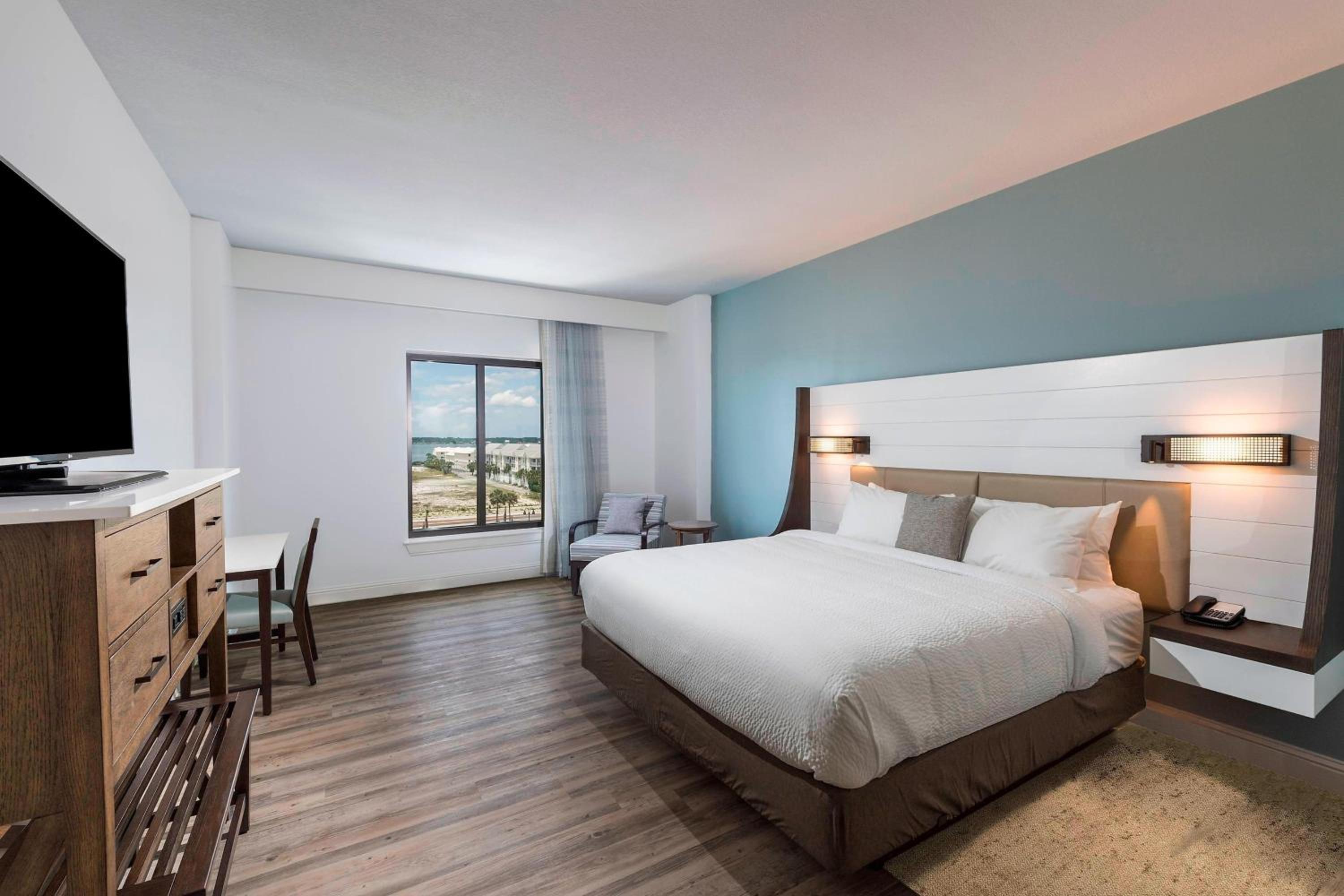 King Suite with Bay View and Sofa Bed