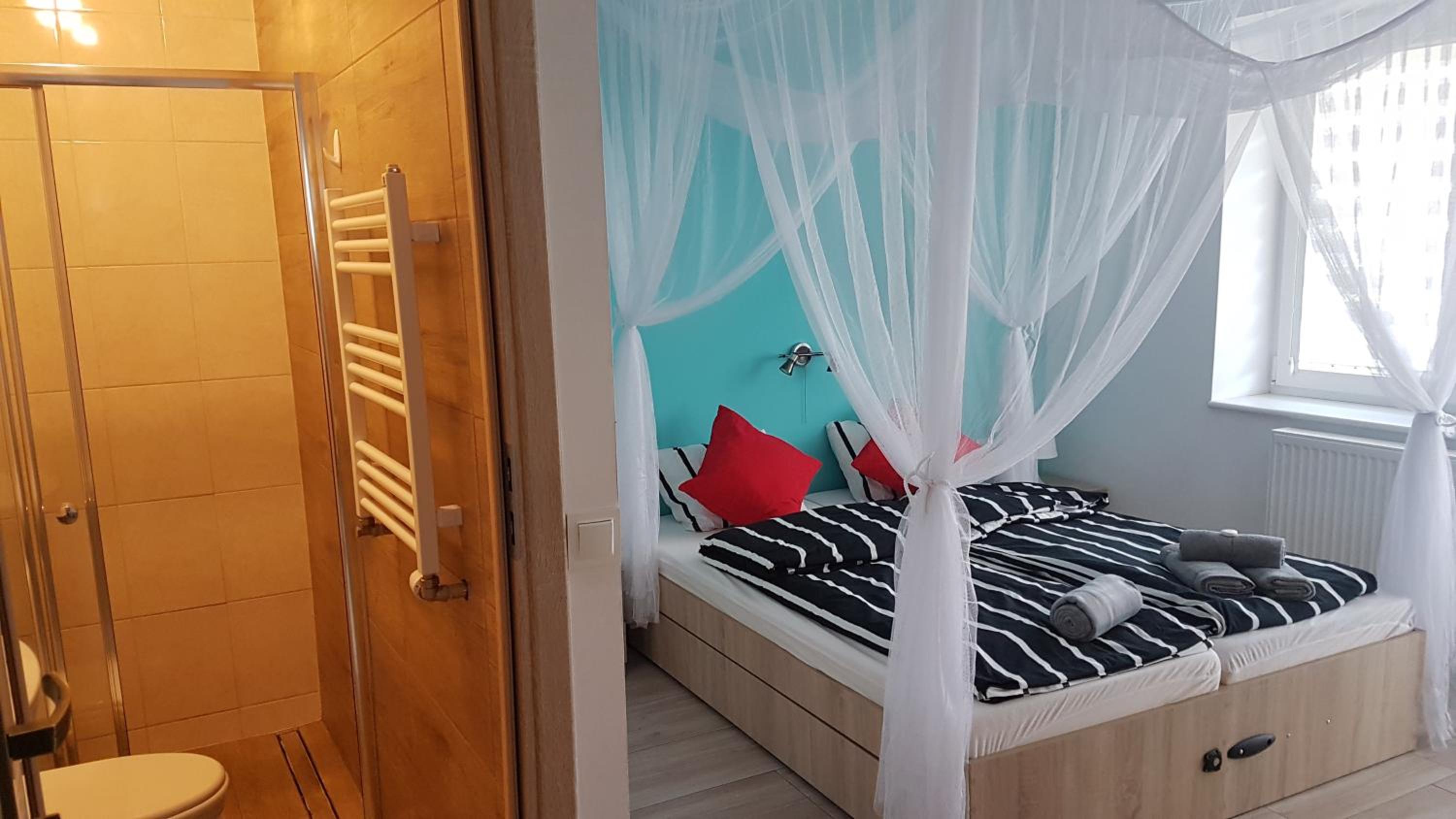 Double Room with Balcony - Photo 5
