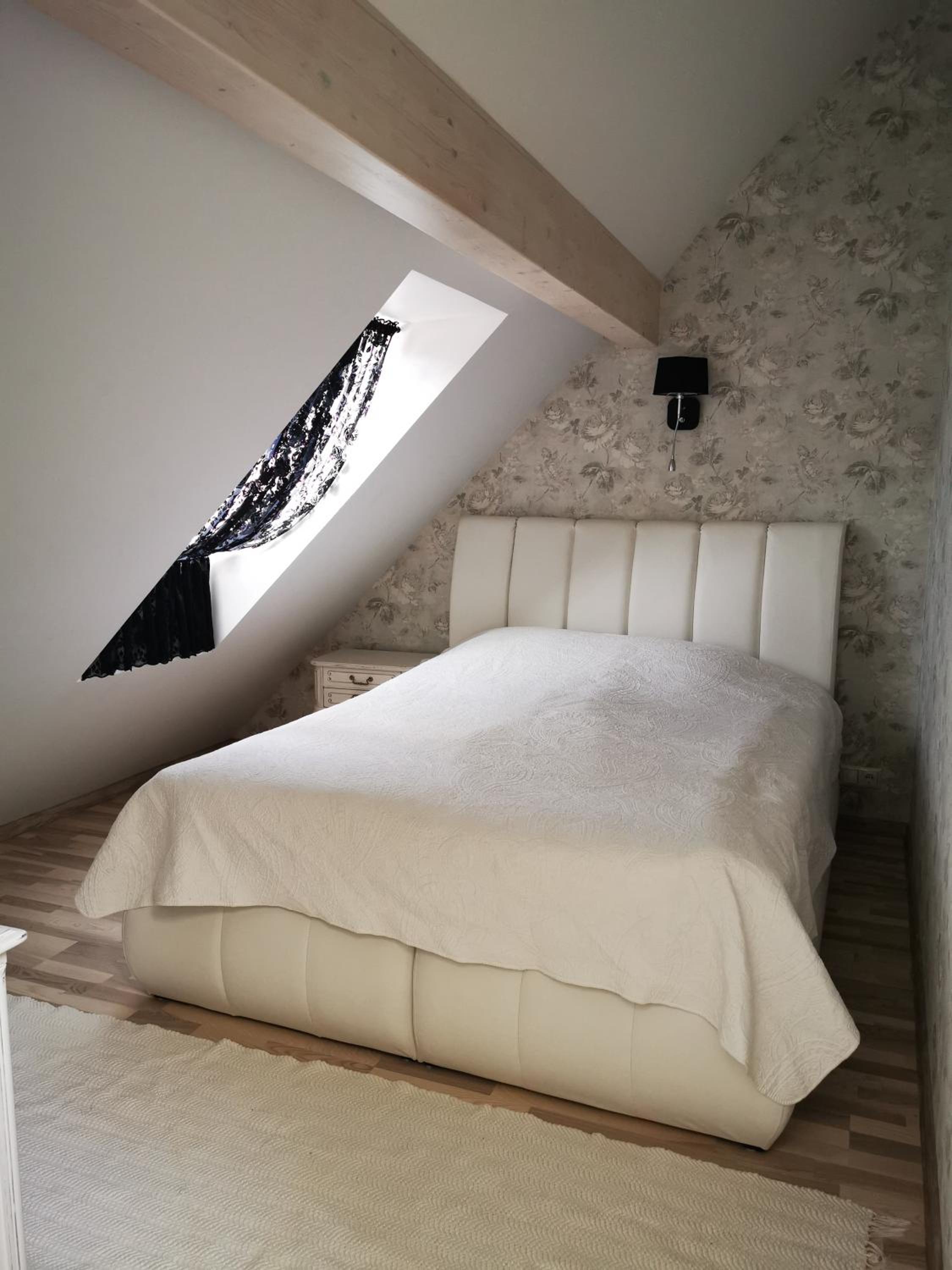 Two-Bedroom Apartment - Photo 3