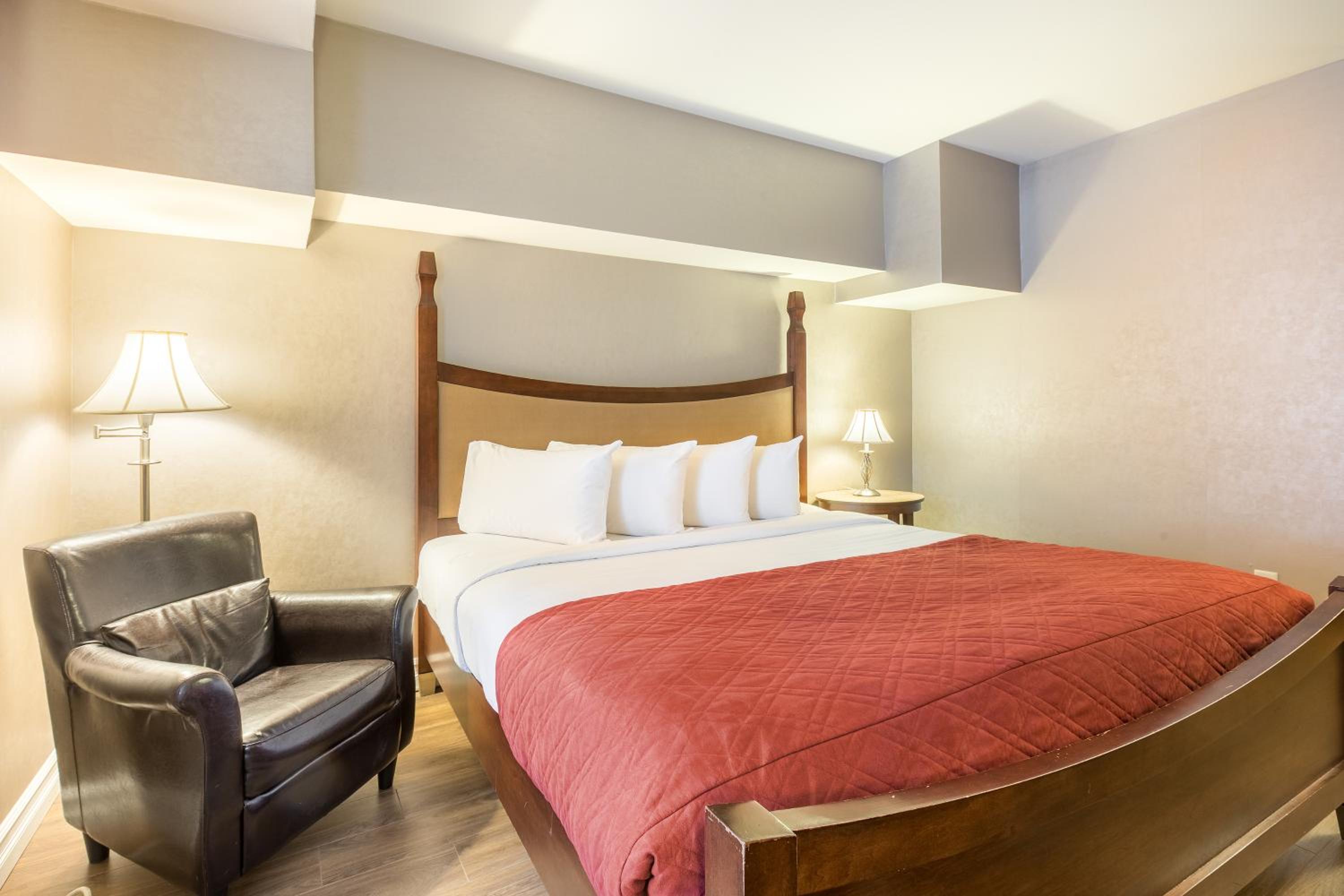 Standard Double Room with Queen Size Bed - Photo 1