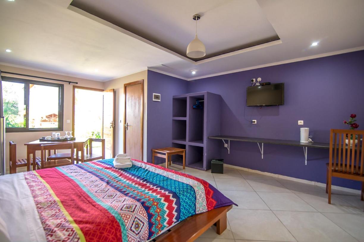 Deluxe King Suite photo 1