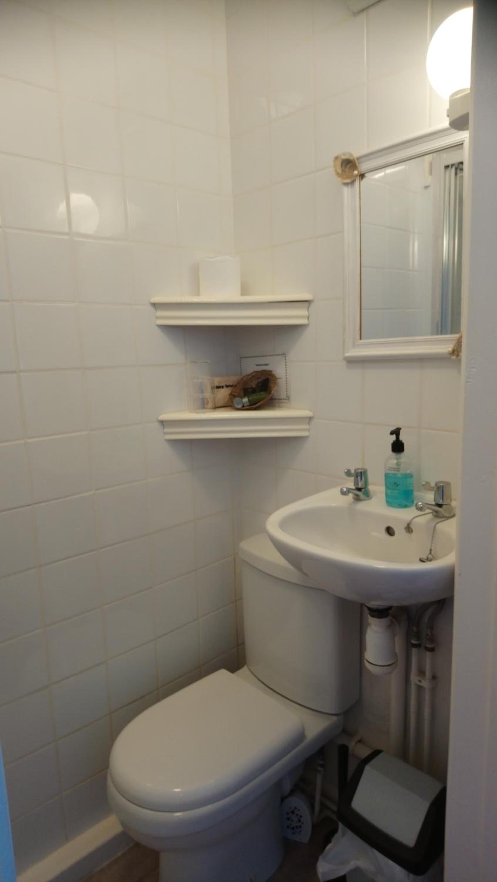 Family Room with Shower photo 2