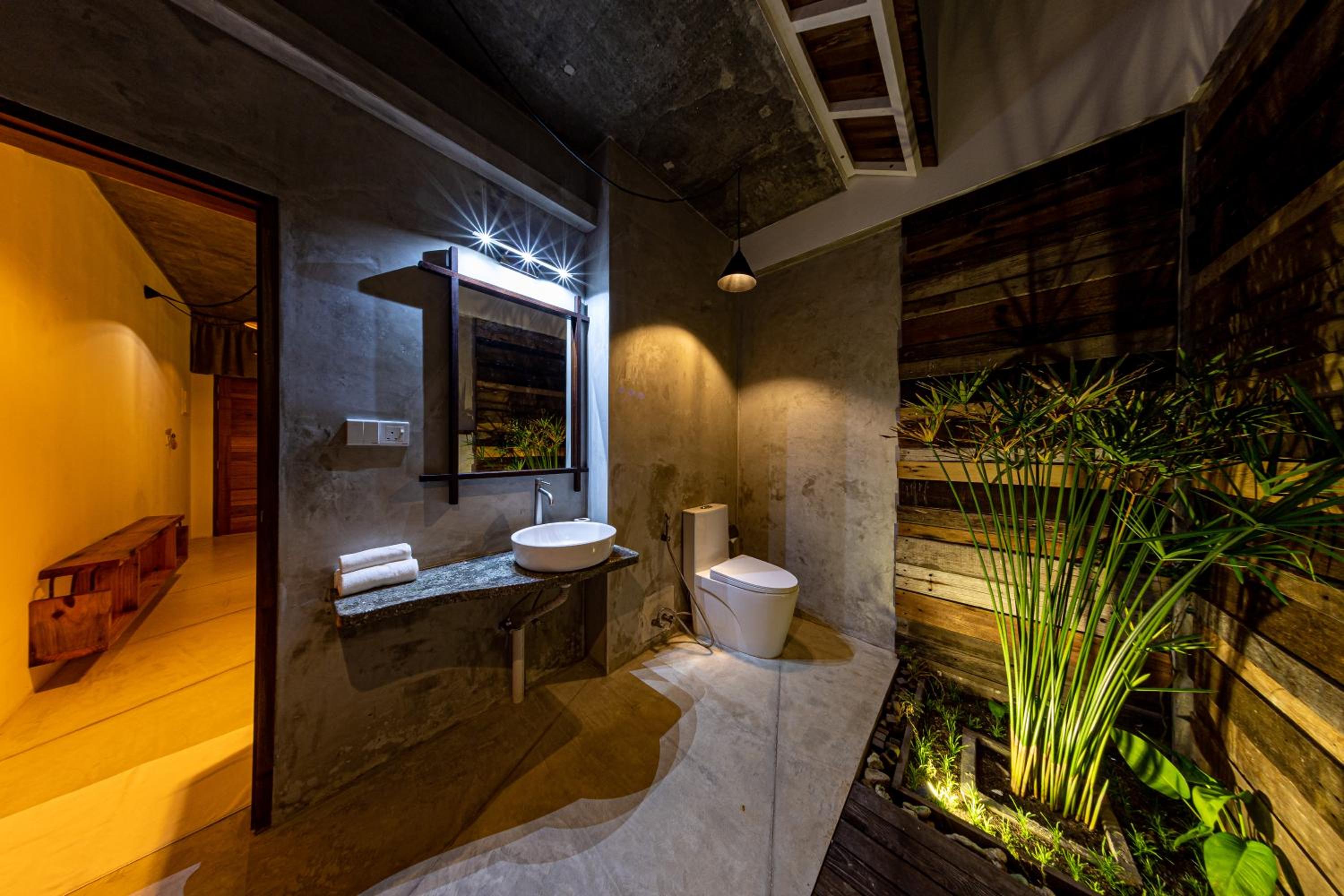 Standard Double or Twin Room - Photo 5