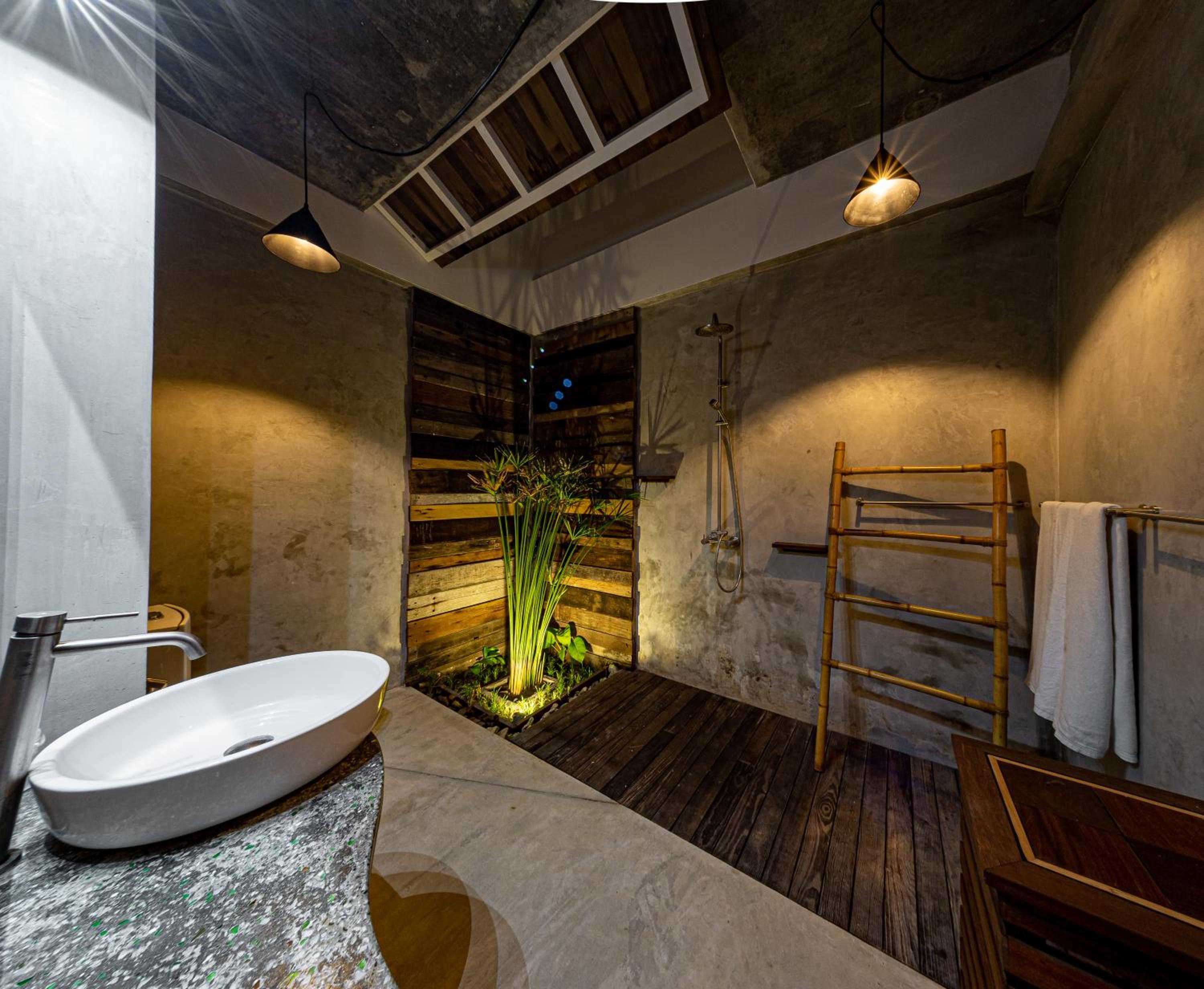 Standard Double or Twin Room - Photo 8