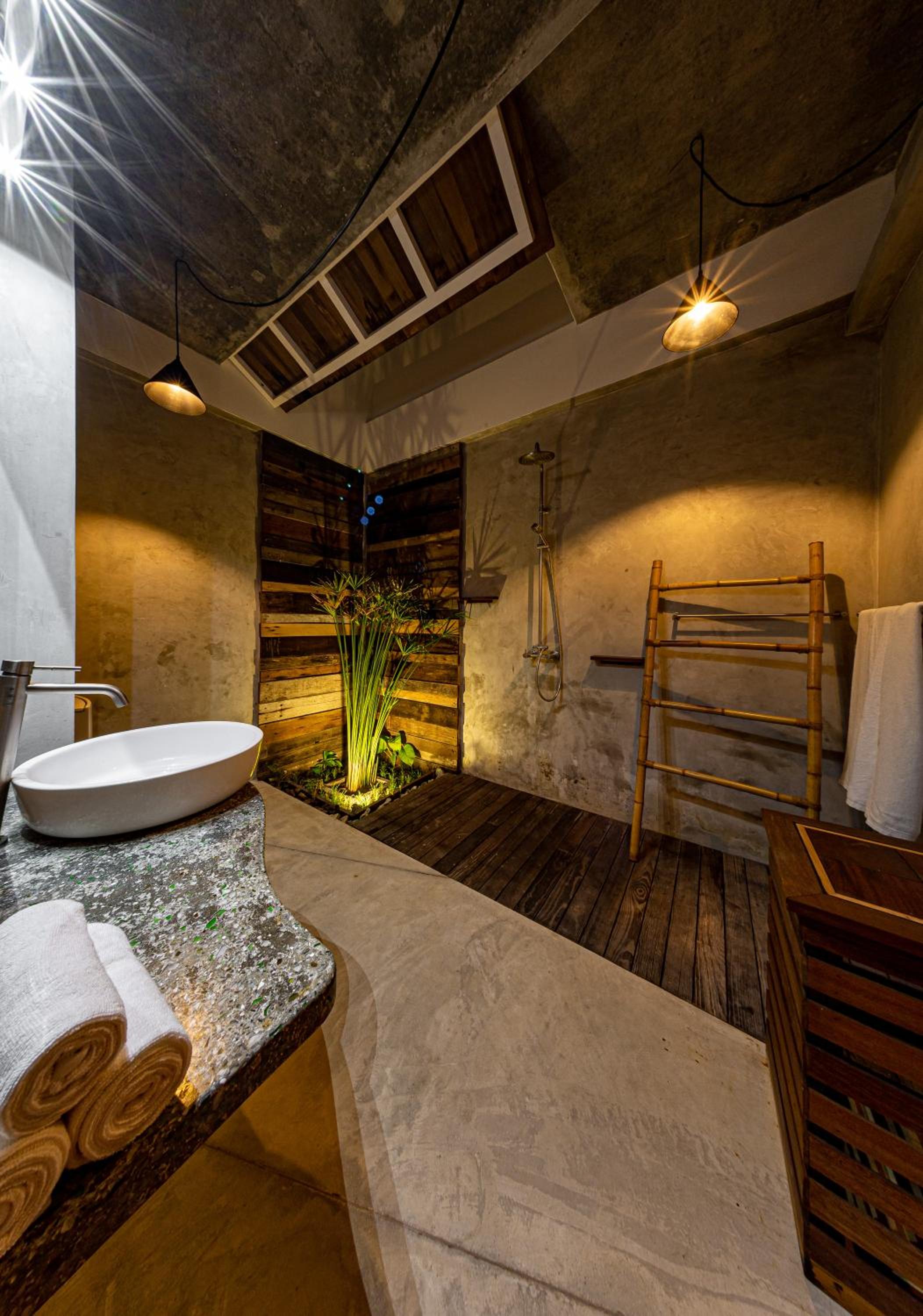 Standard Double or Twin Room - Photo 9