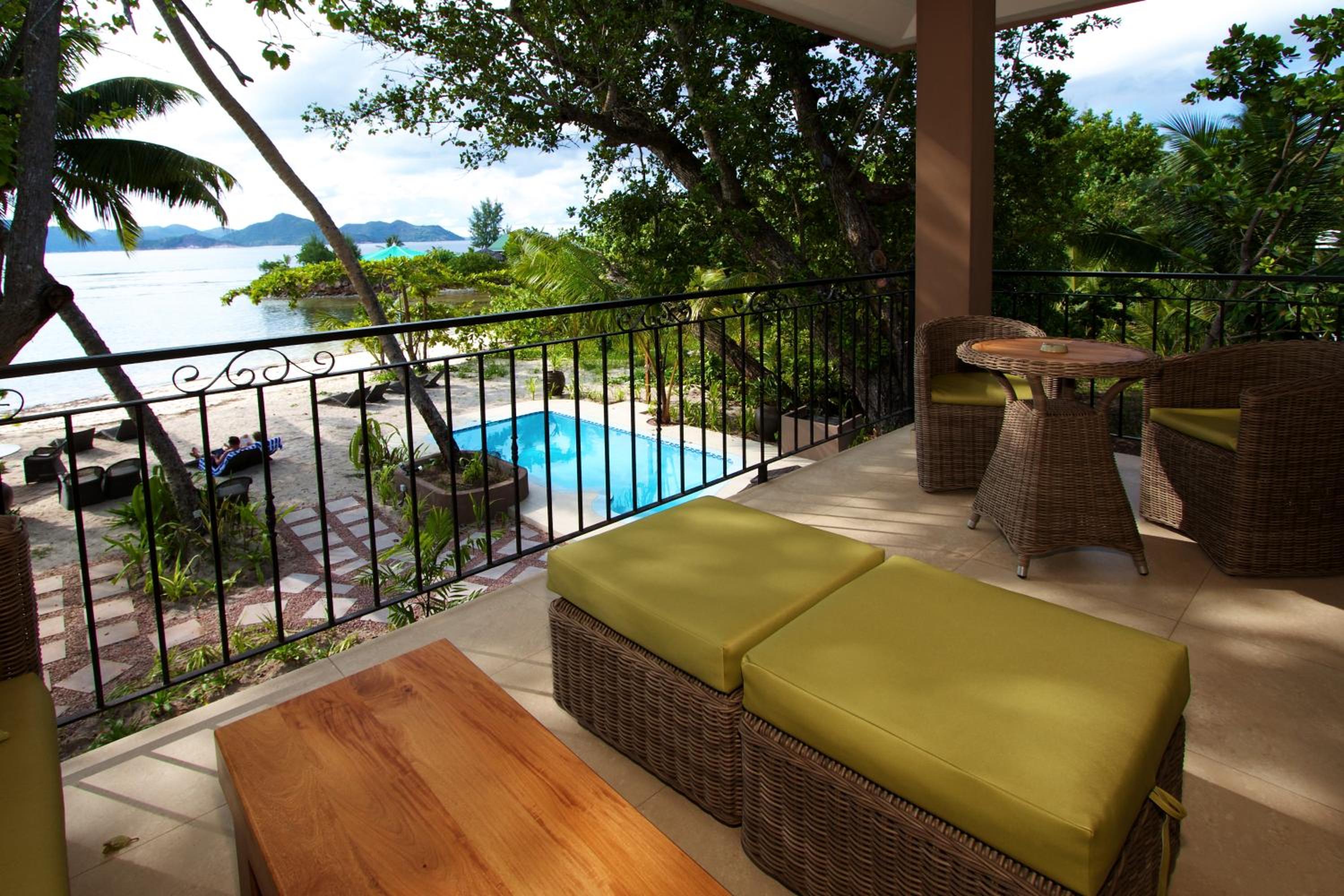 Superior Beachfront Room photo 2