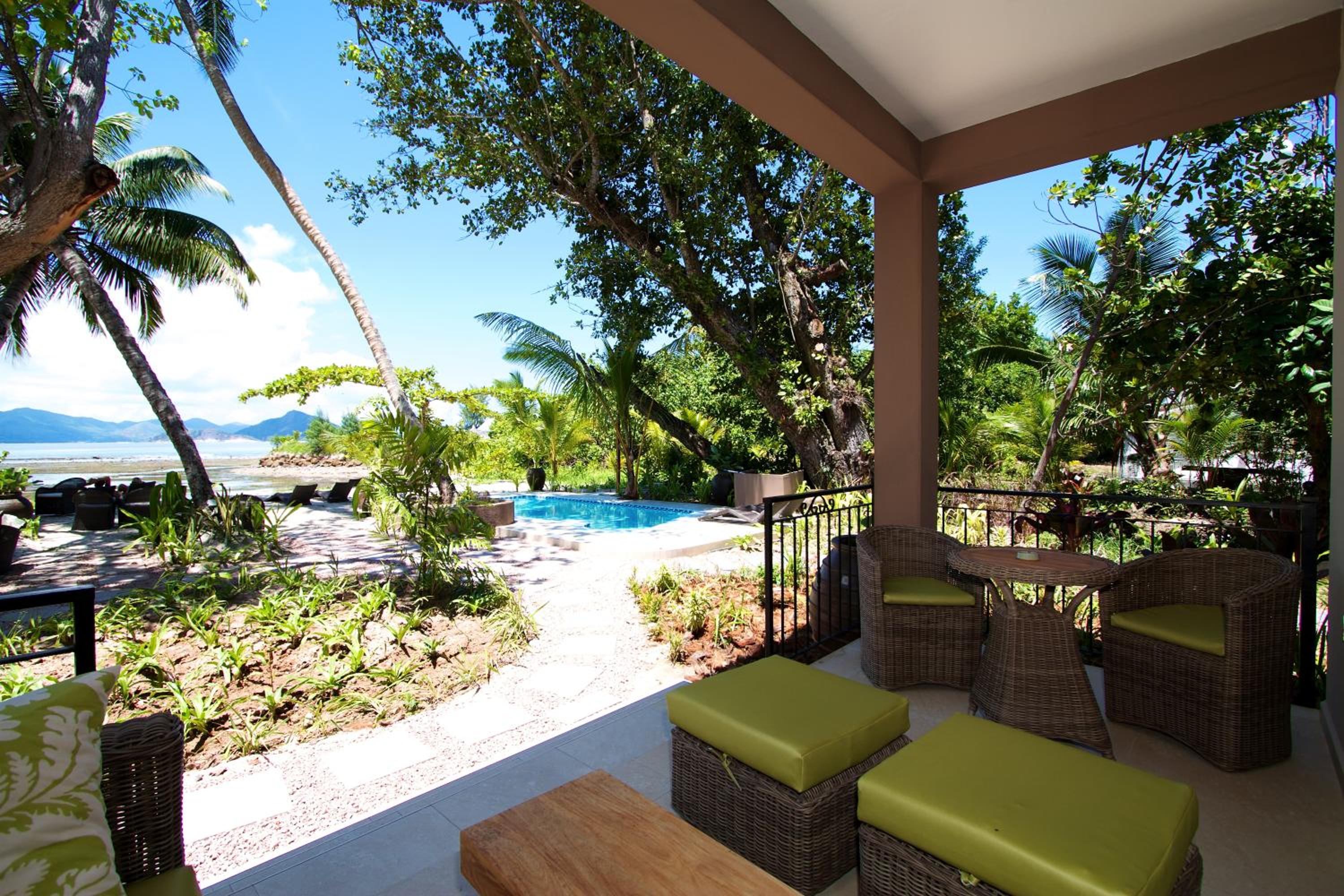 Superior Beachfront Room photo 3