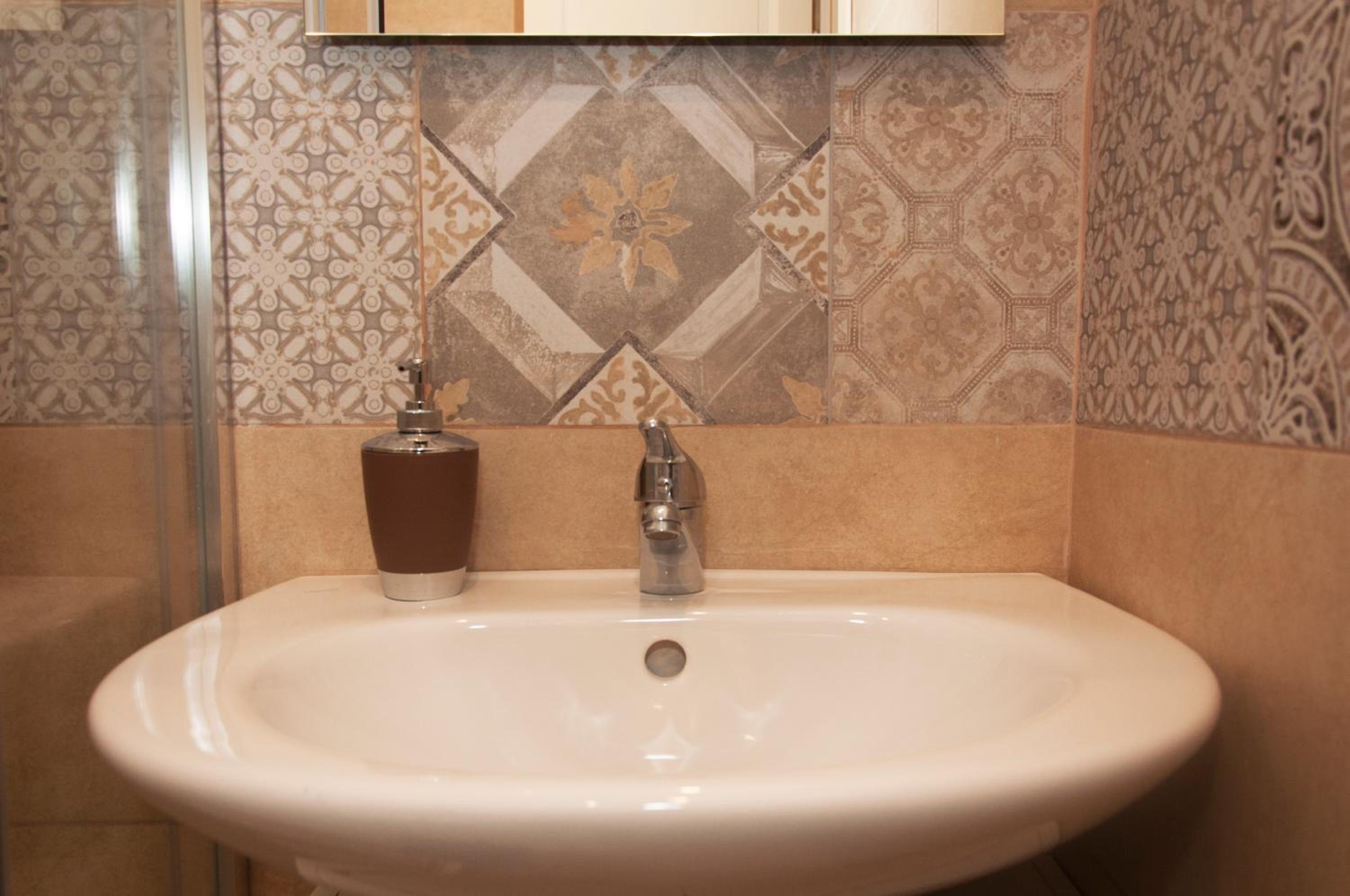 Deluxe Double Room - Photo 6