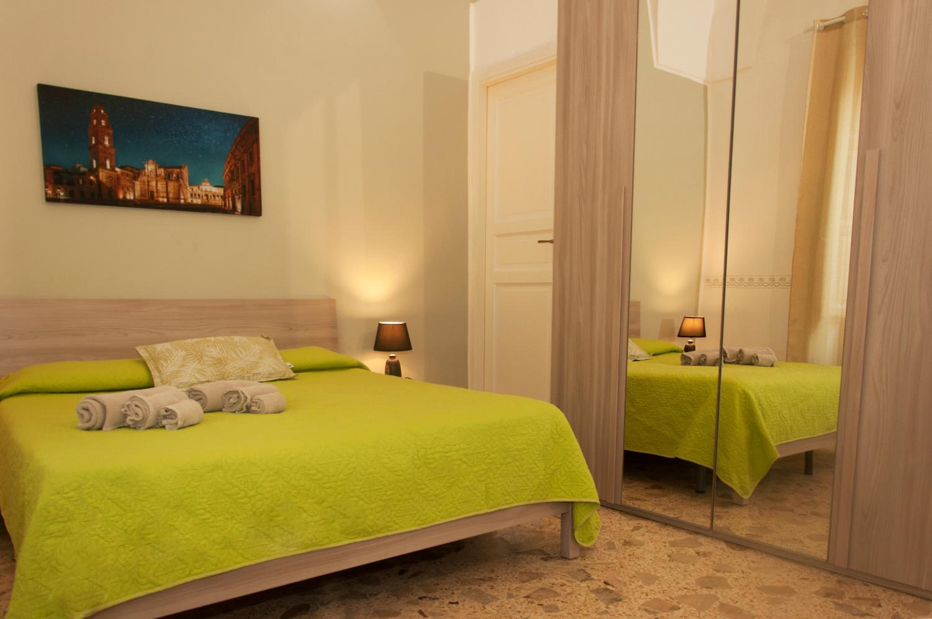 Deluxe Double Room - Photo 23