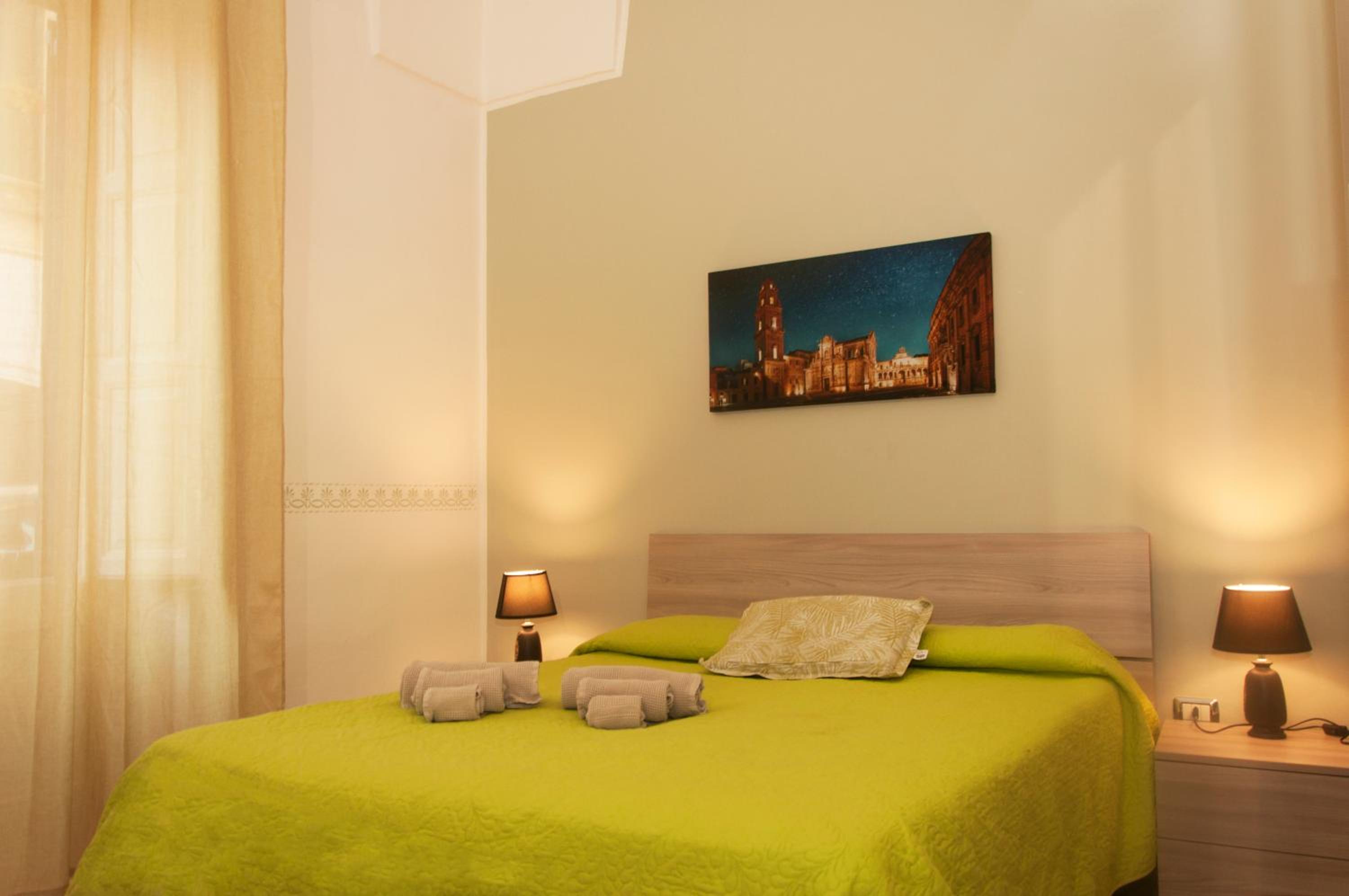 Deluxe Double Room - Photo 21