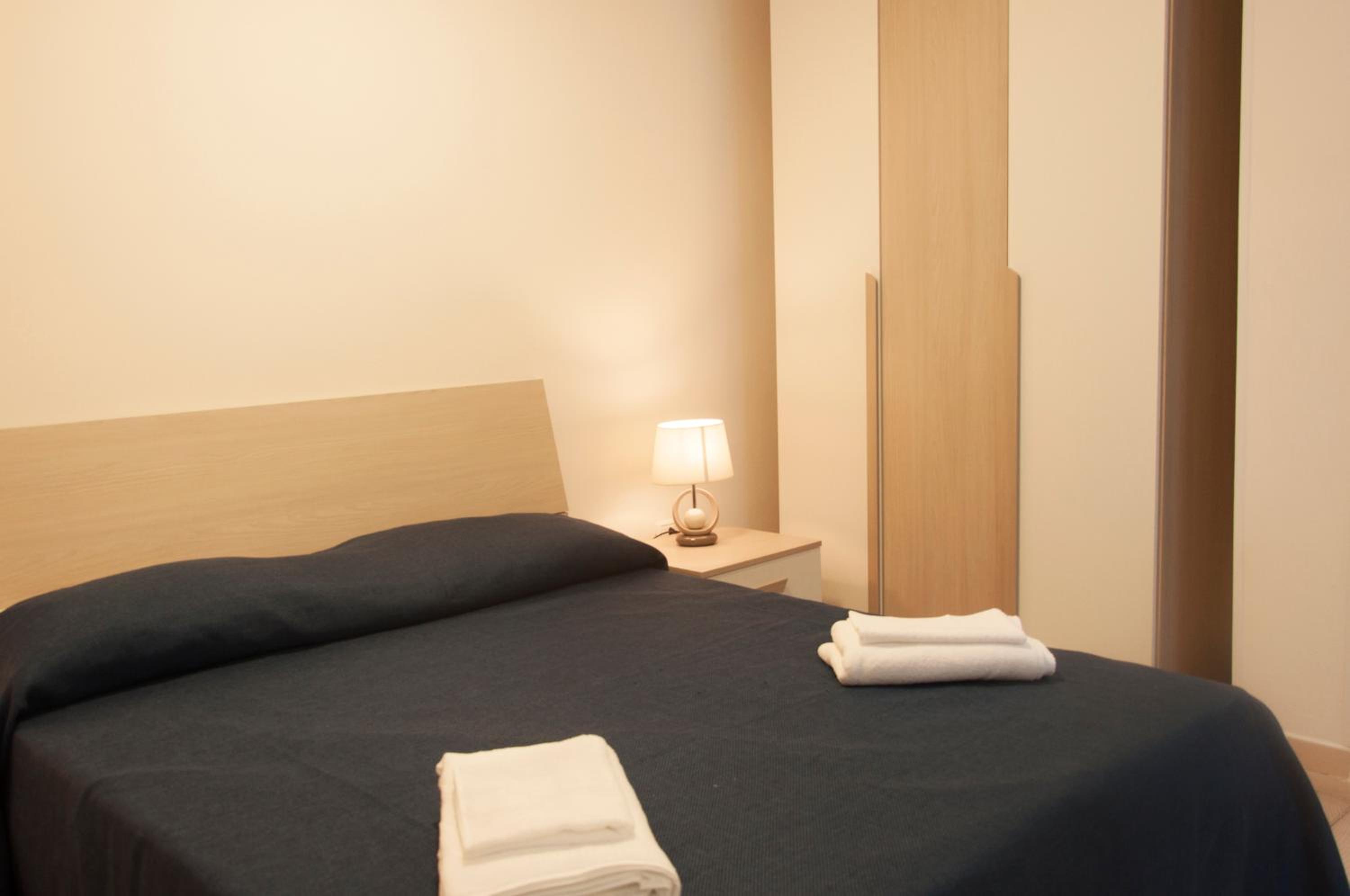 Deluxe Double Room - Photo 31