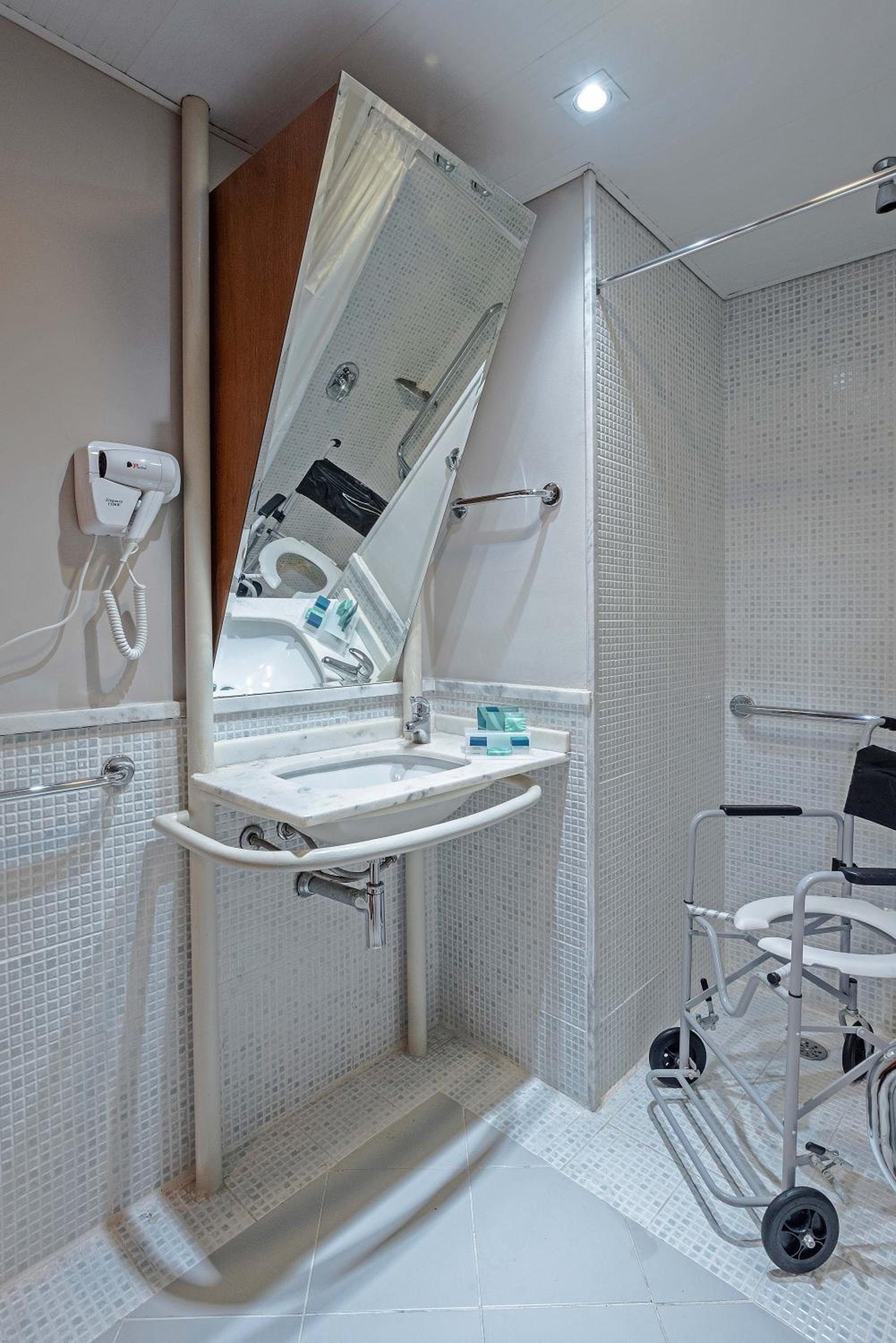 Double Room - Disability Access - Photo 6