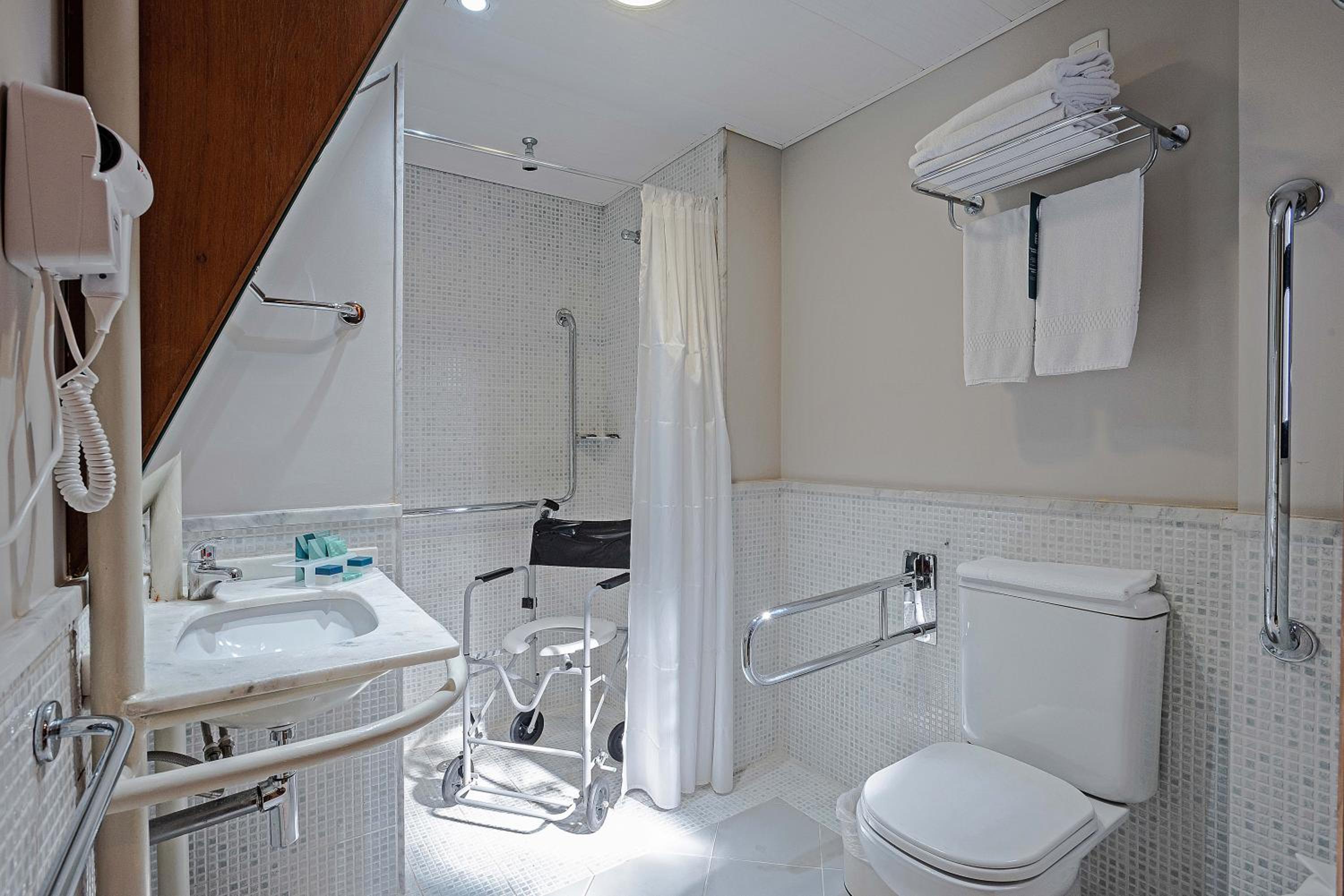 Double Room - Disability Access - Photo 8