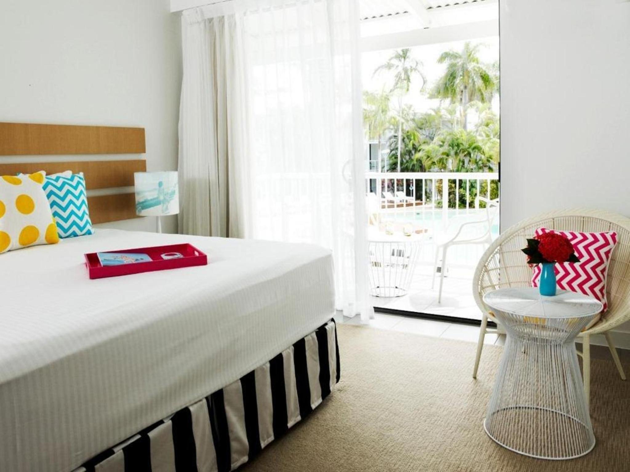King Room with Garden View - No Housekeeping